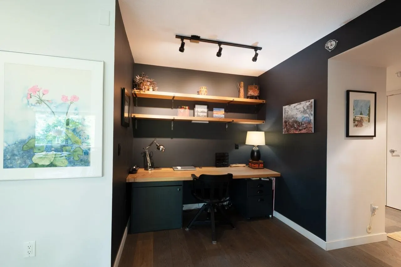 308 683 W Victoria Park