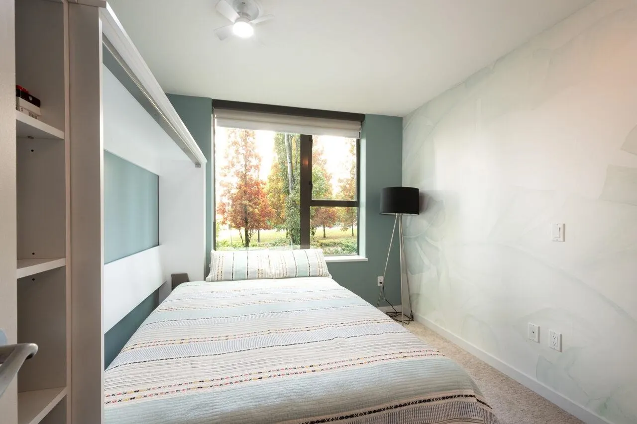 308 683 W Victoria Park