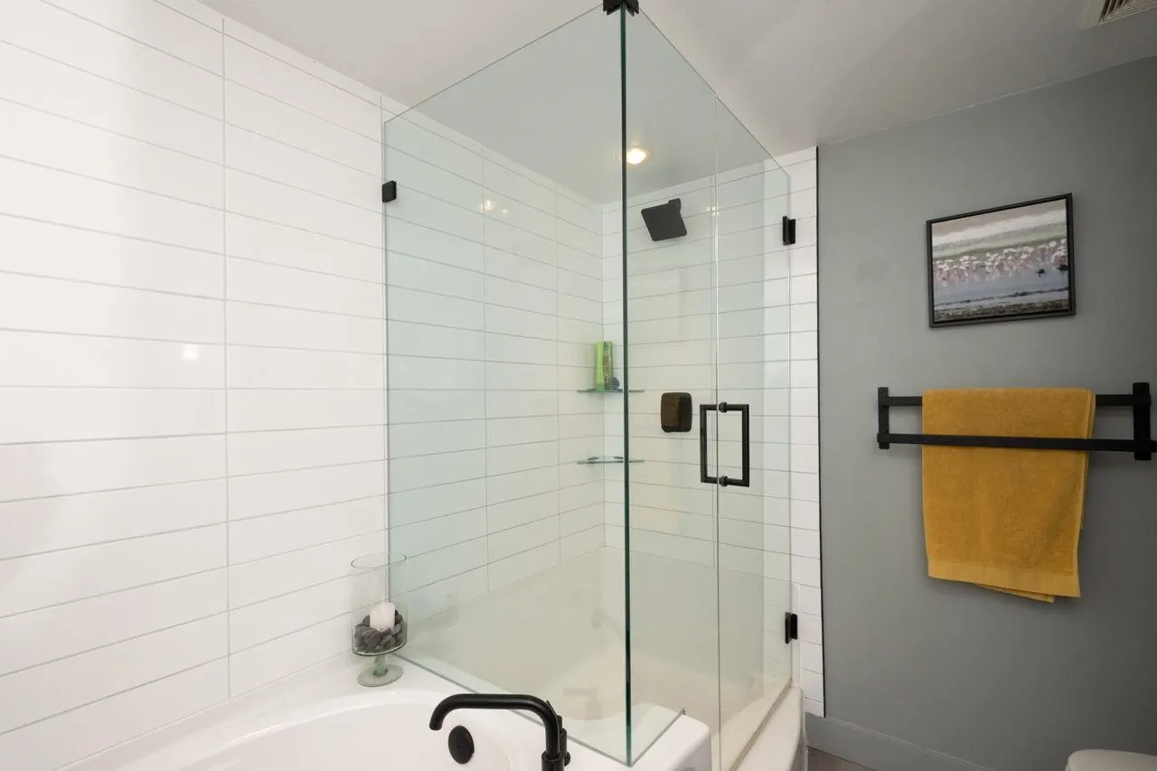 308 683 W Victoria Park