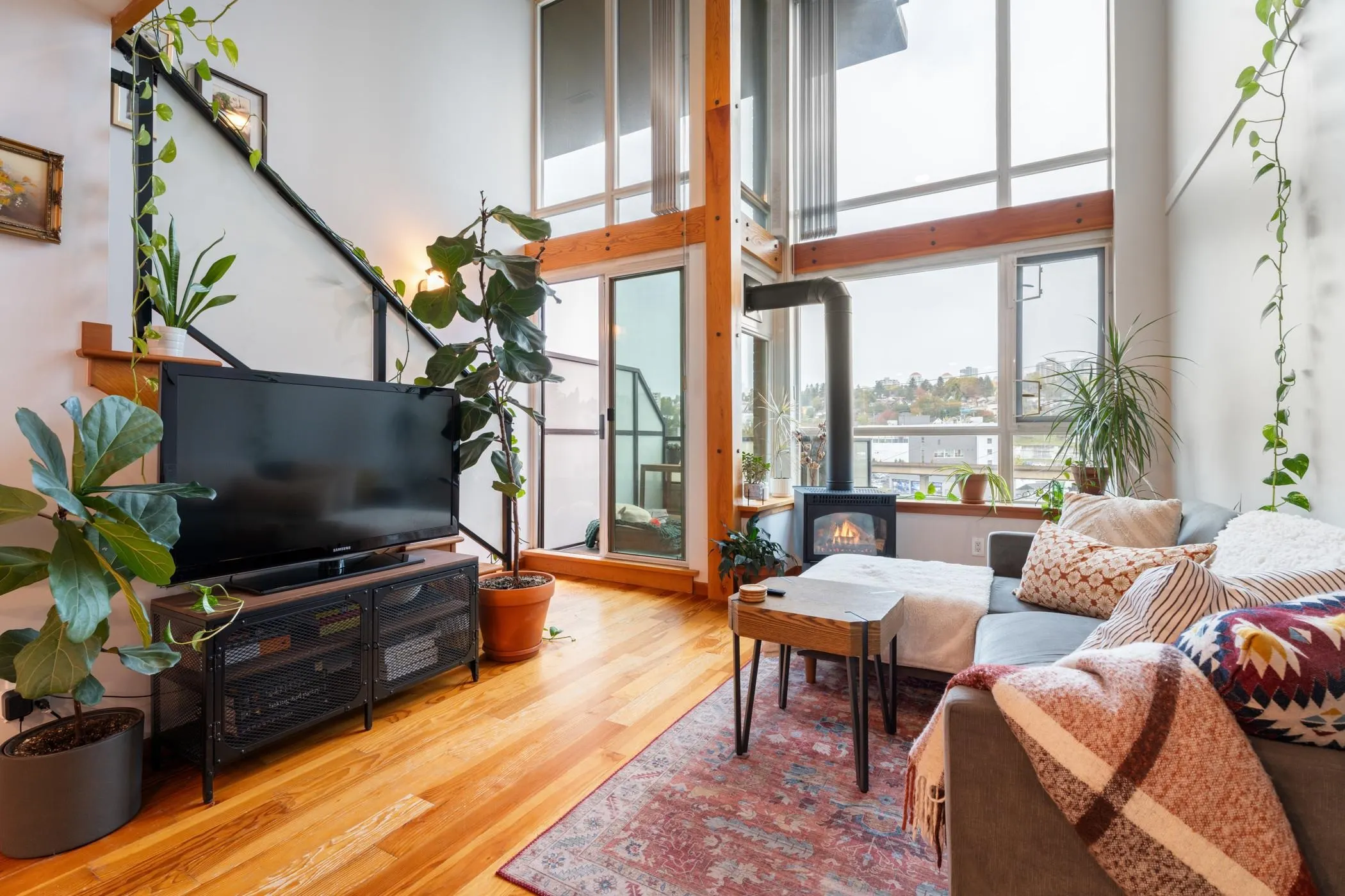 325 10 Renaissance Square