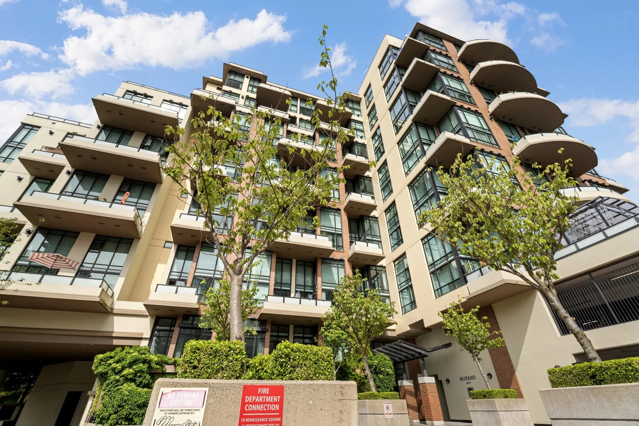 325 10 Renaissance Square