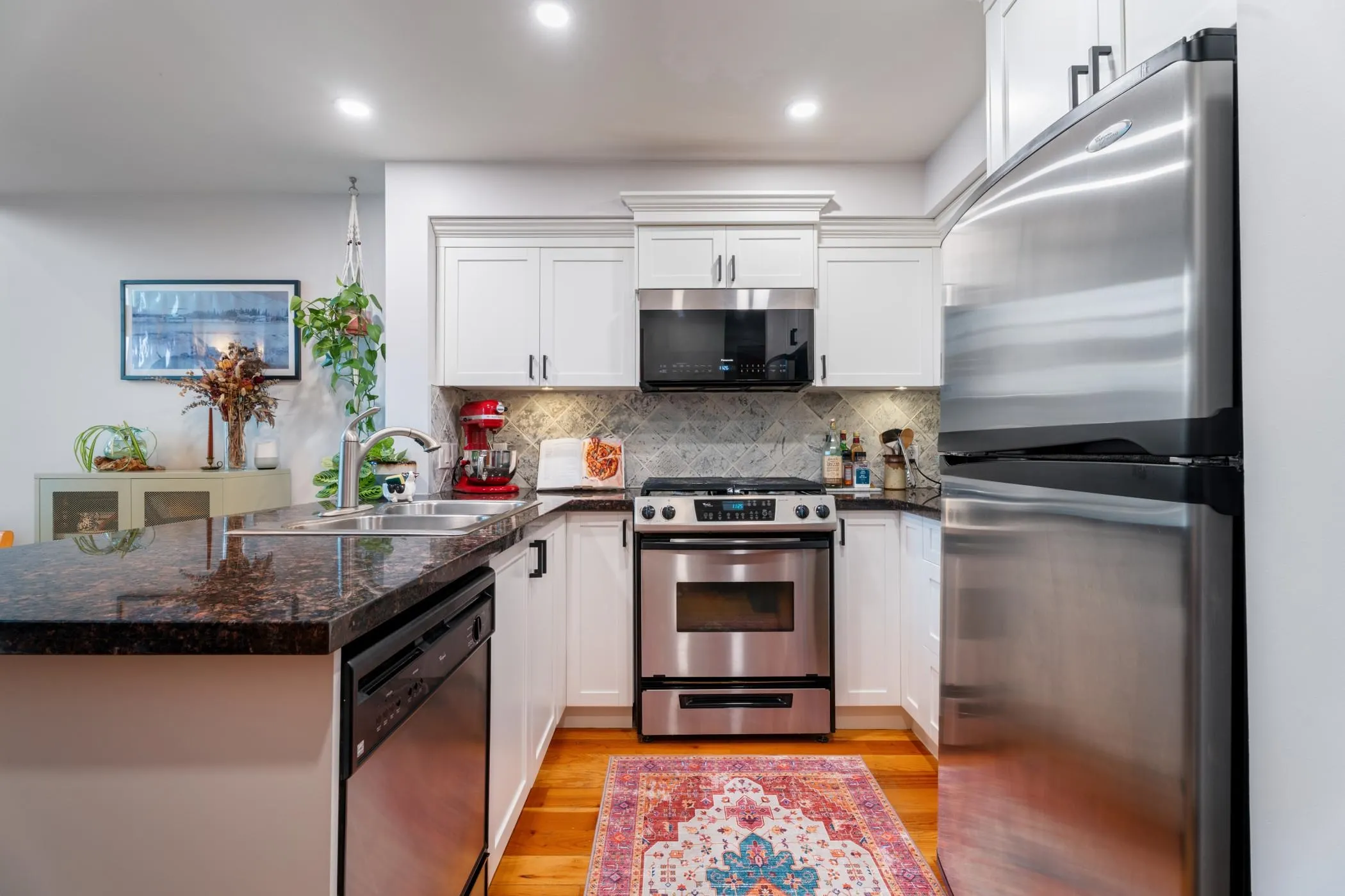 325 10 Renaissance Square