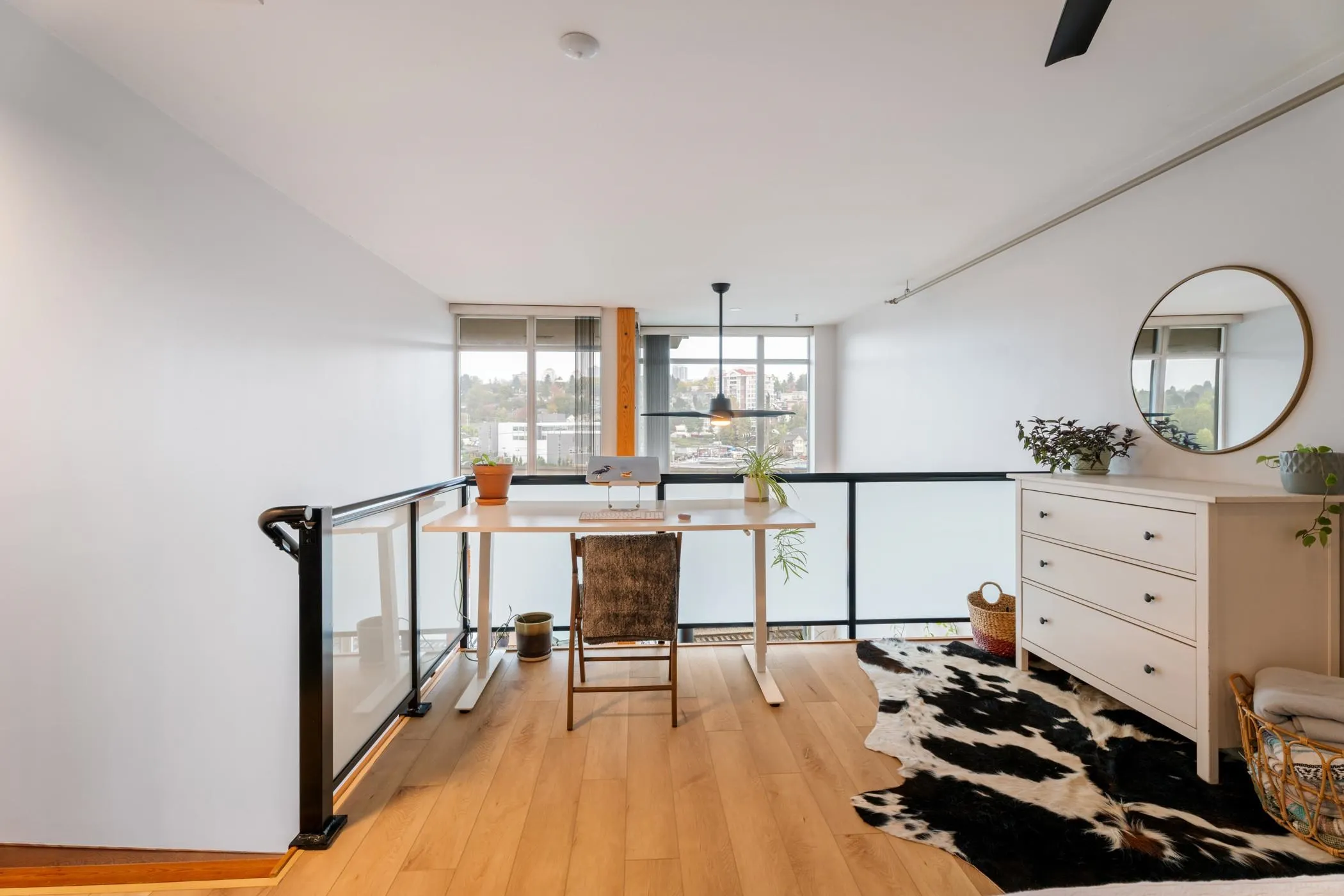 325 10 Renaissance Square