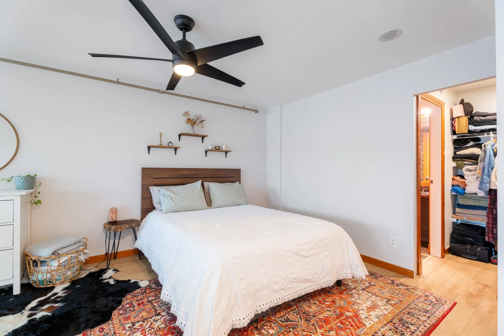 325 10 Renaissance Square