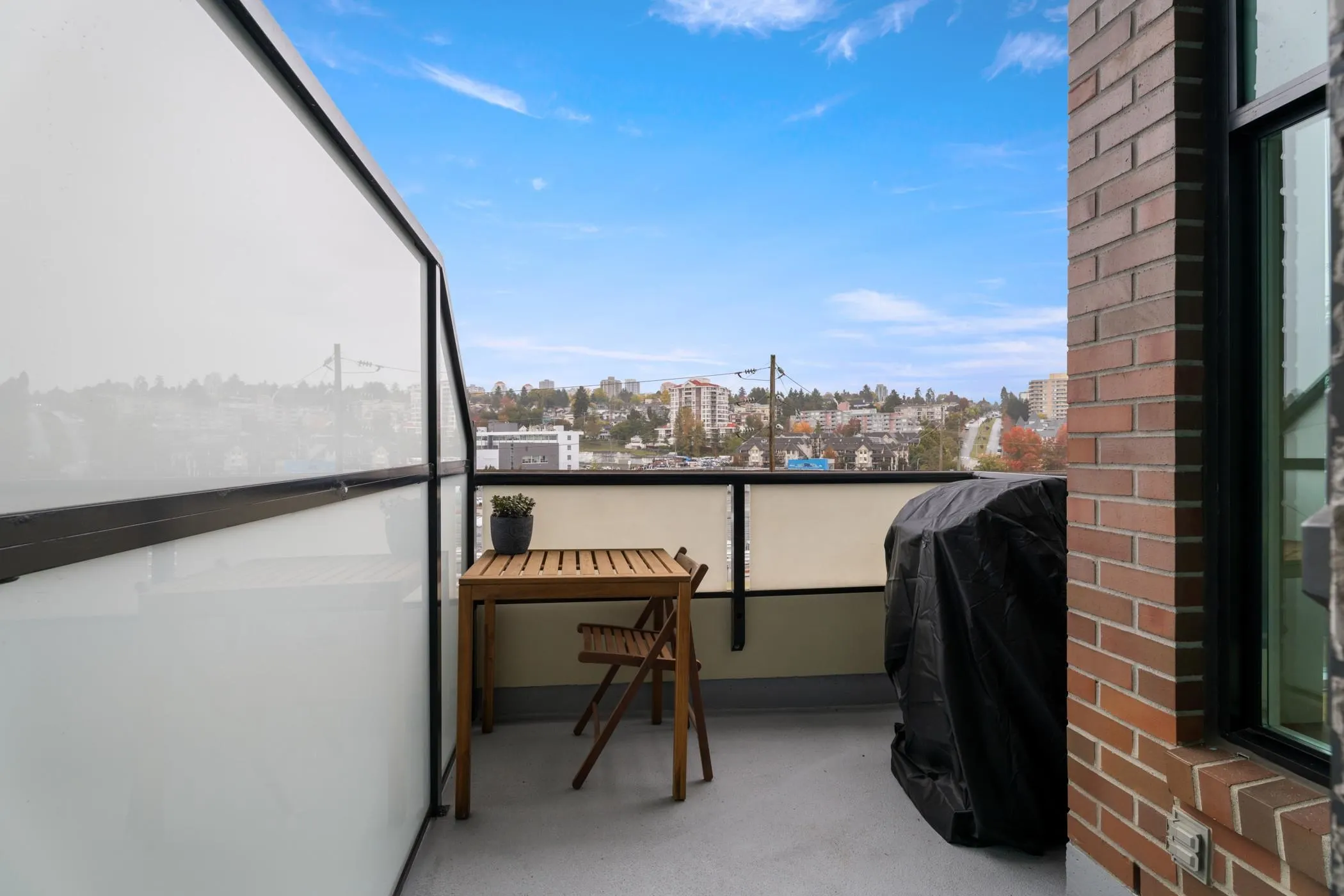 325 10 Renaissance Square