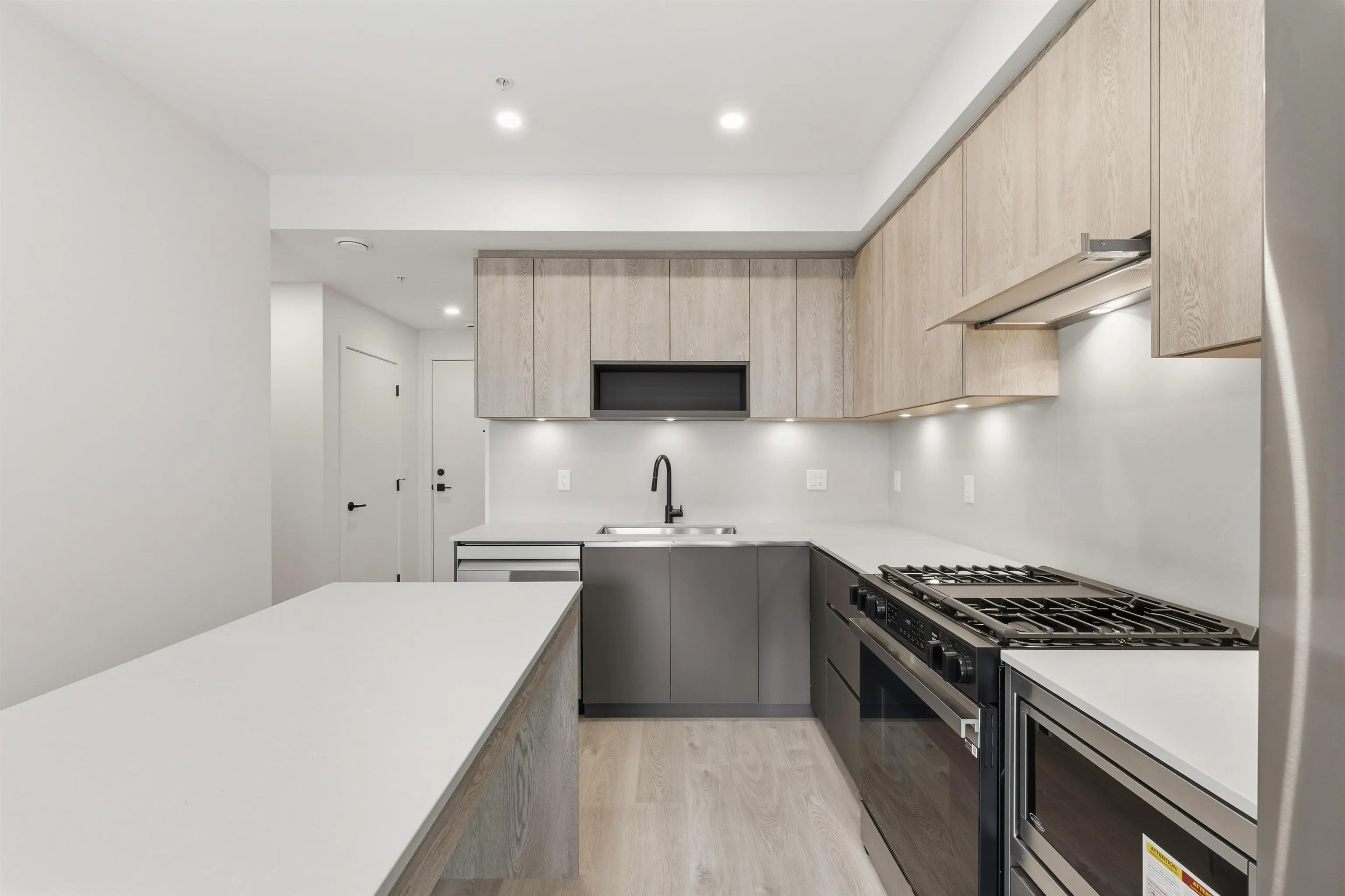 512 19577 65b Avenue