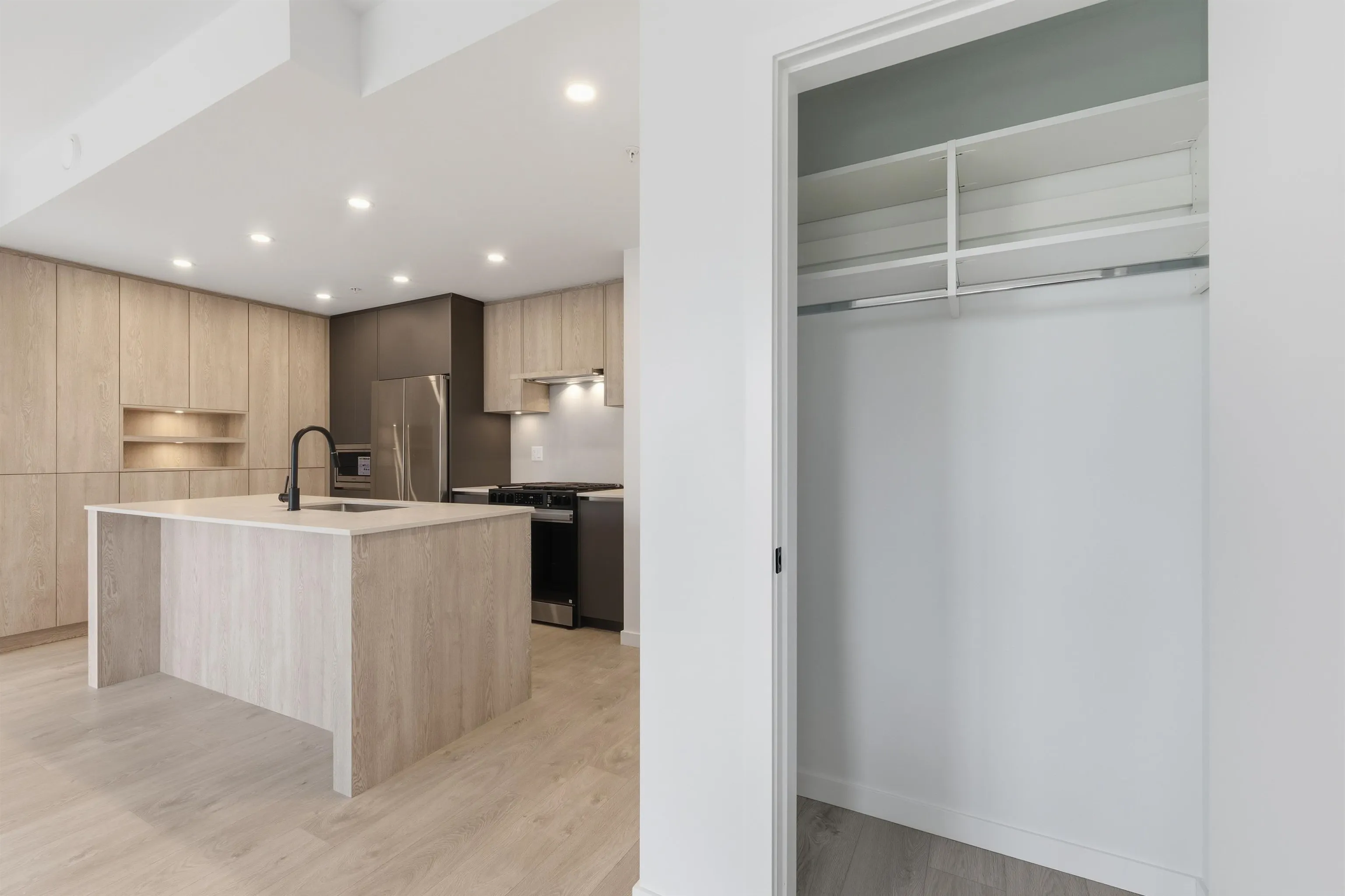 512 19577 65b Avenue