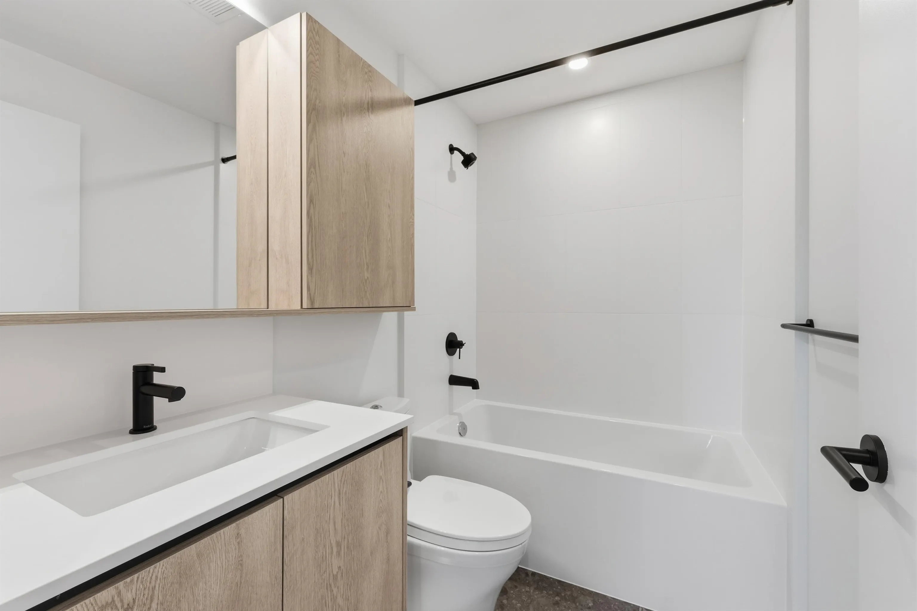 512 19577 65b Avenue