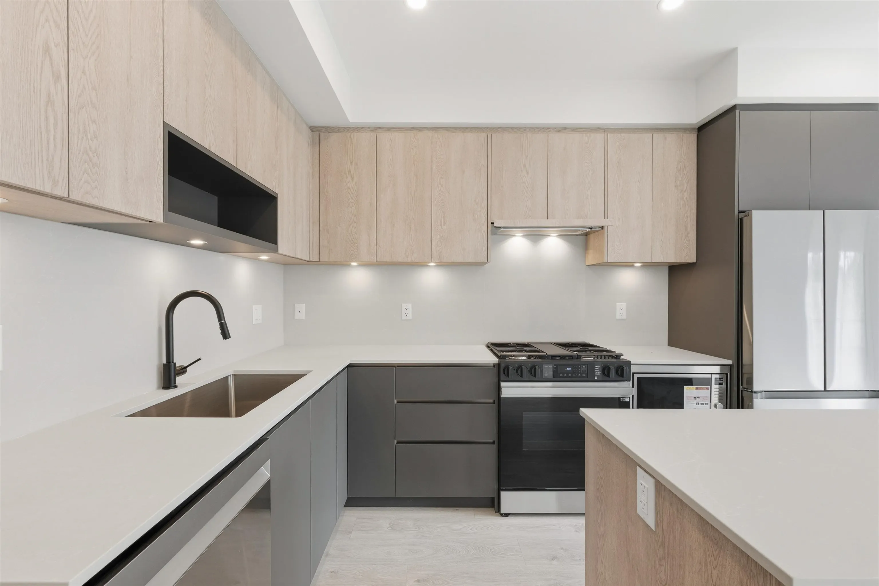 512 19577 65b Avenue