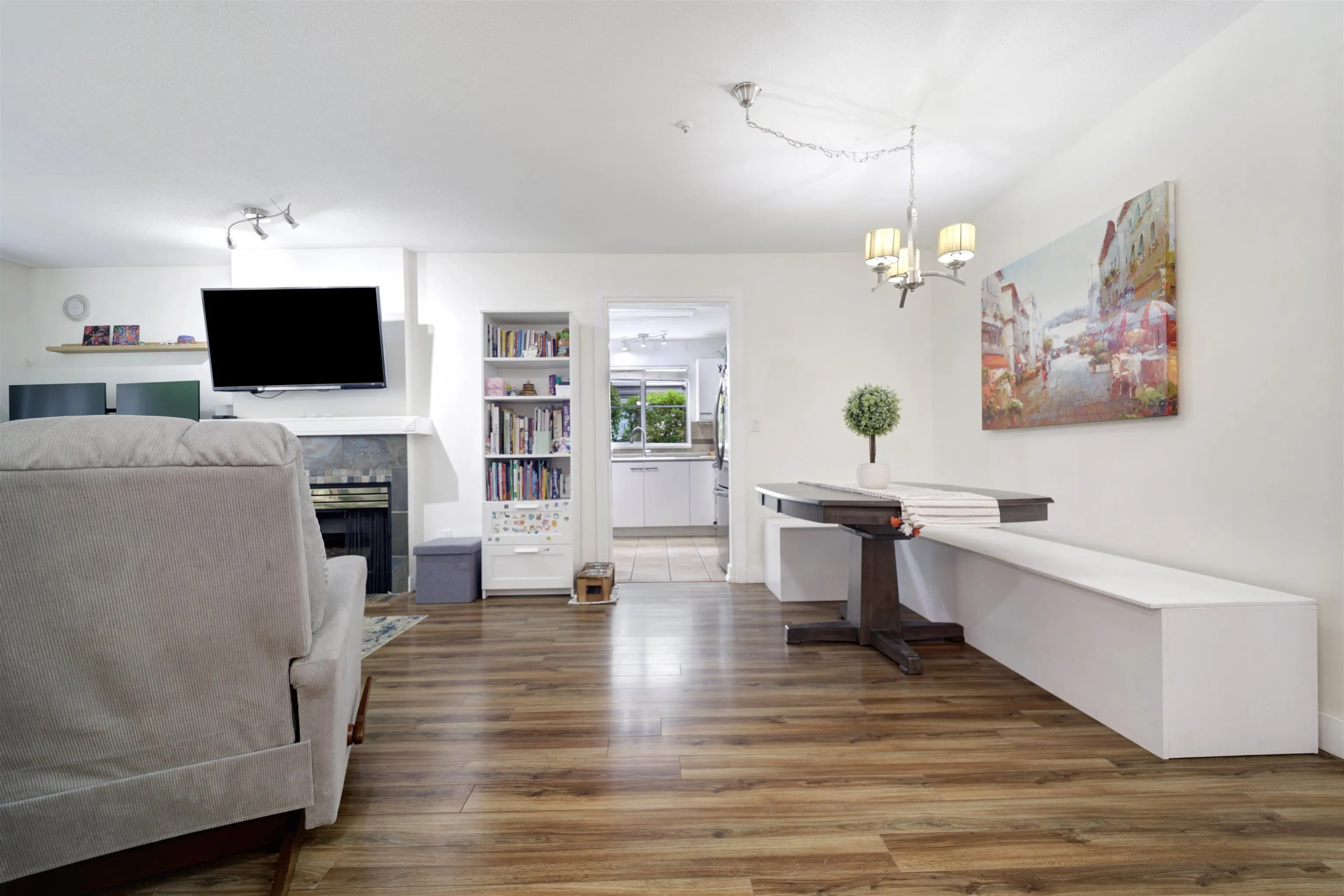 113 1242 Town Centre Boulevard