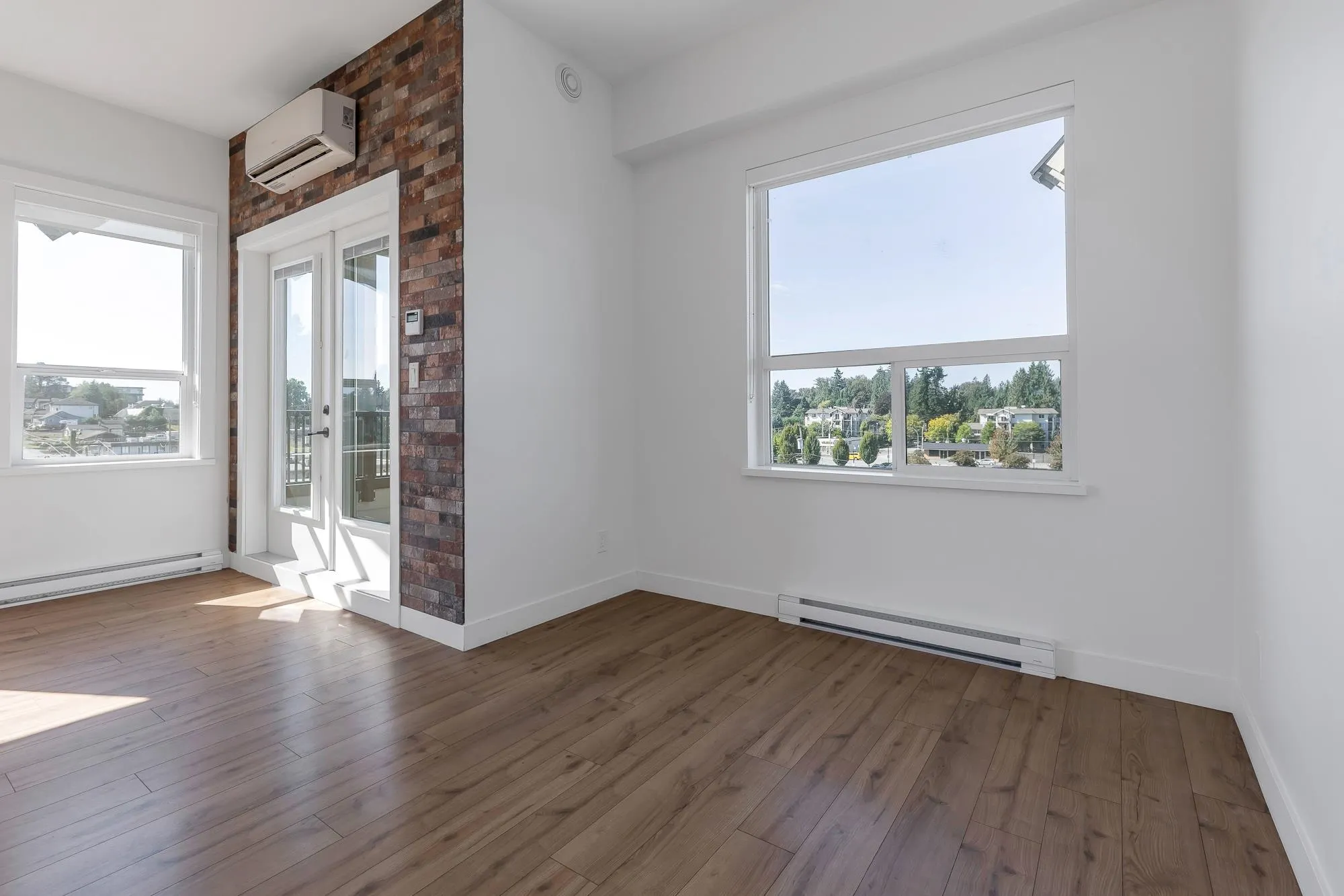 514 2493 Montrose Avenue