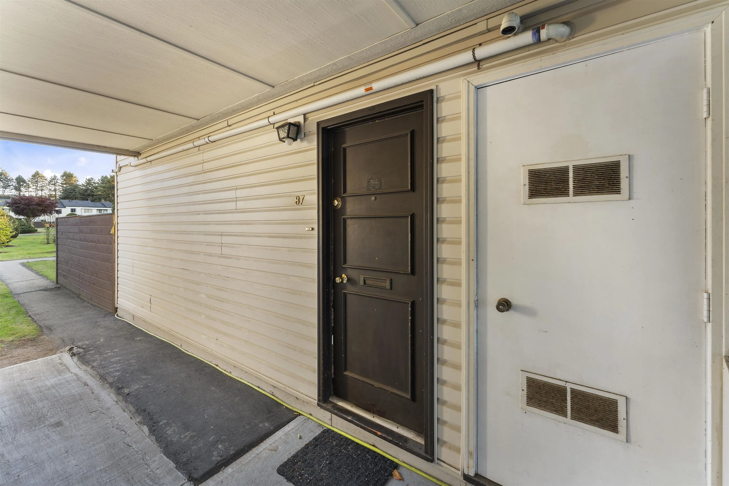 87 14135 104 Avenue