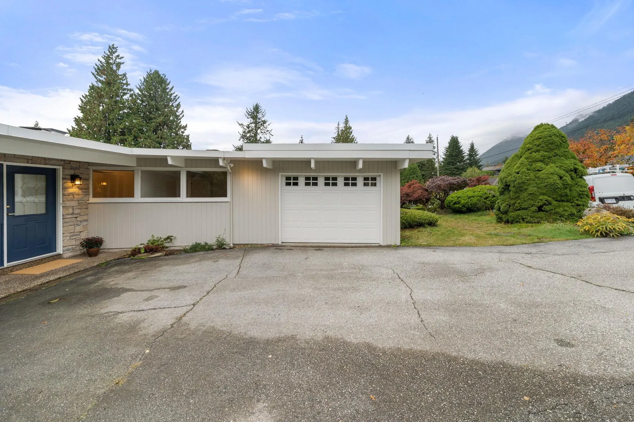 749 Winona Avenue