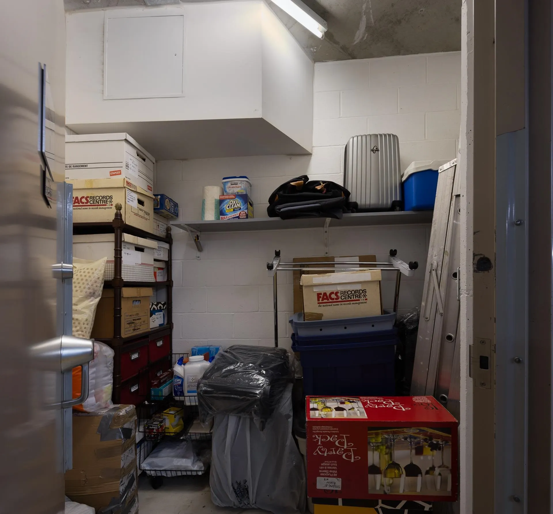 401 988 Richards Street