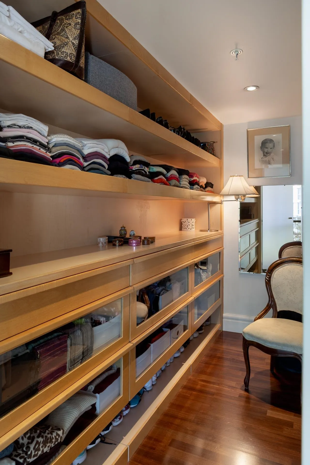 401 988 Richards Street