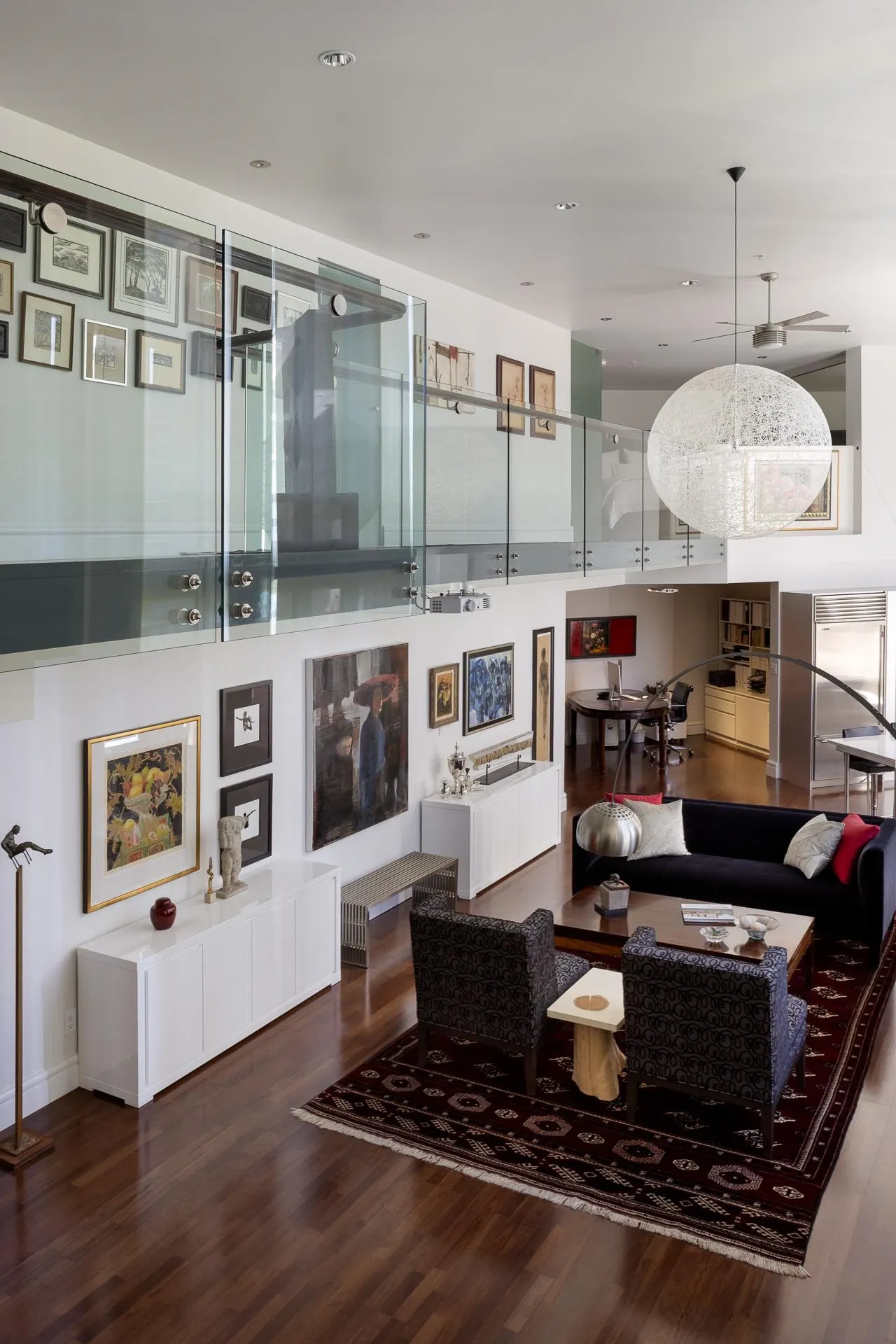 401 988 Richards Street