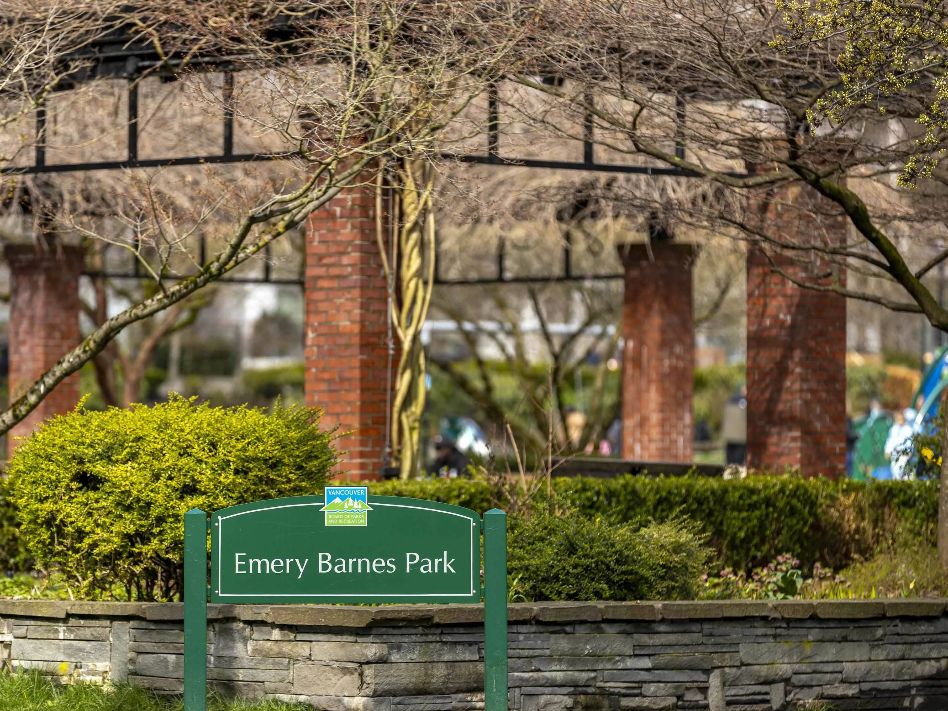 401 988 Richards Street