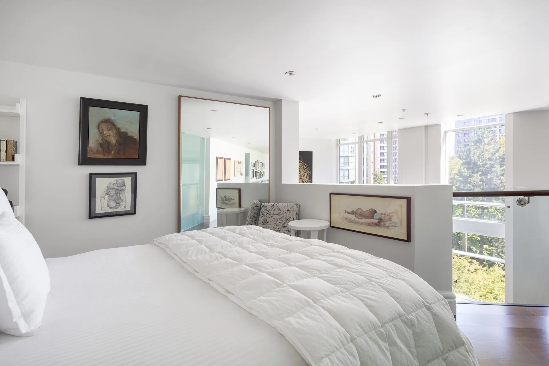 401 988 Richards Street