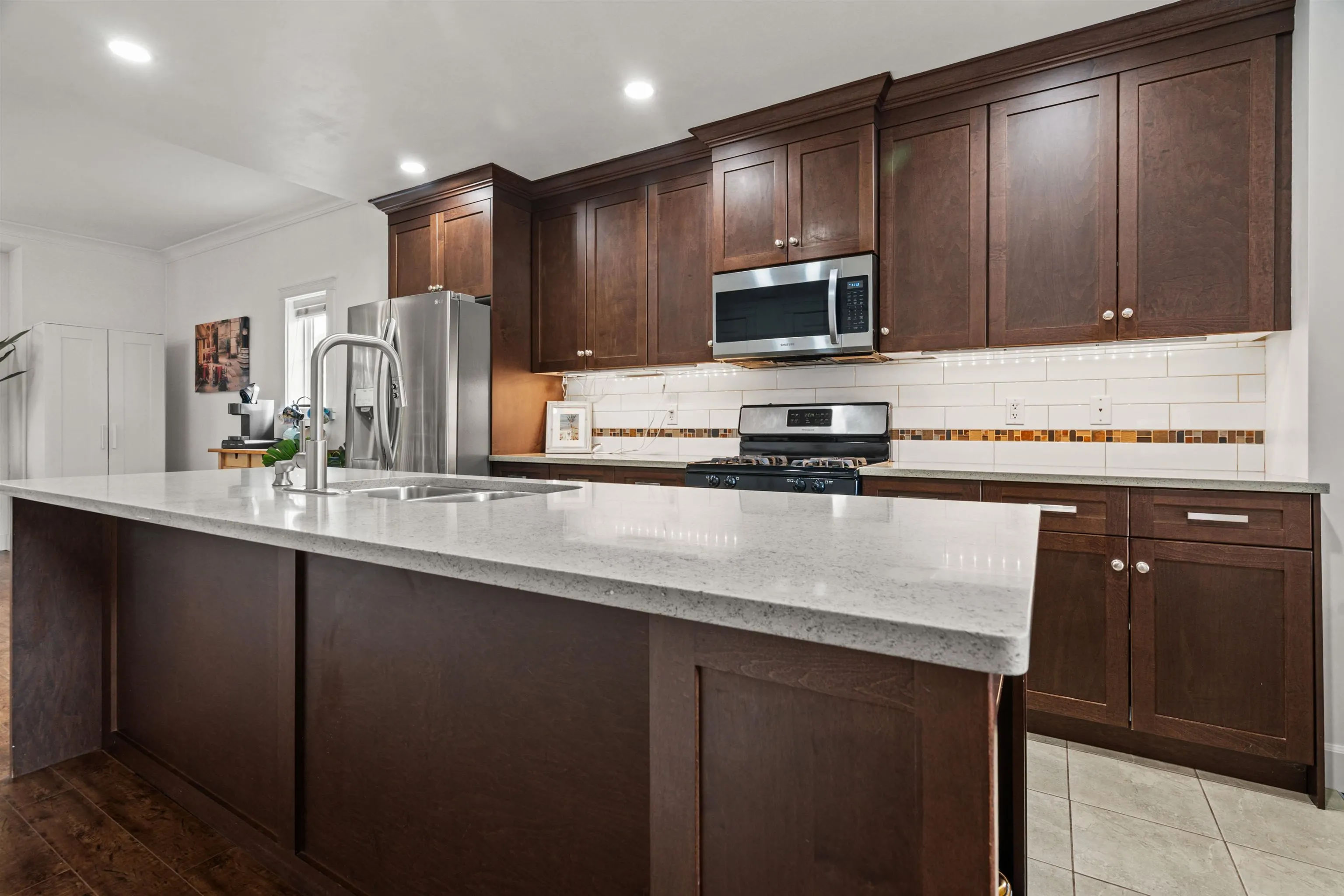 20 45290 Soowahlie Crescent