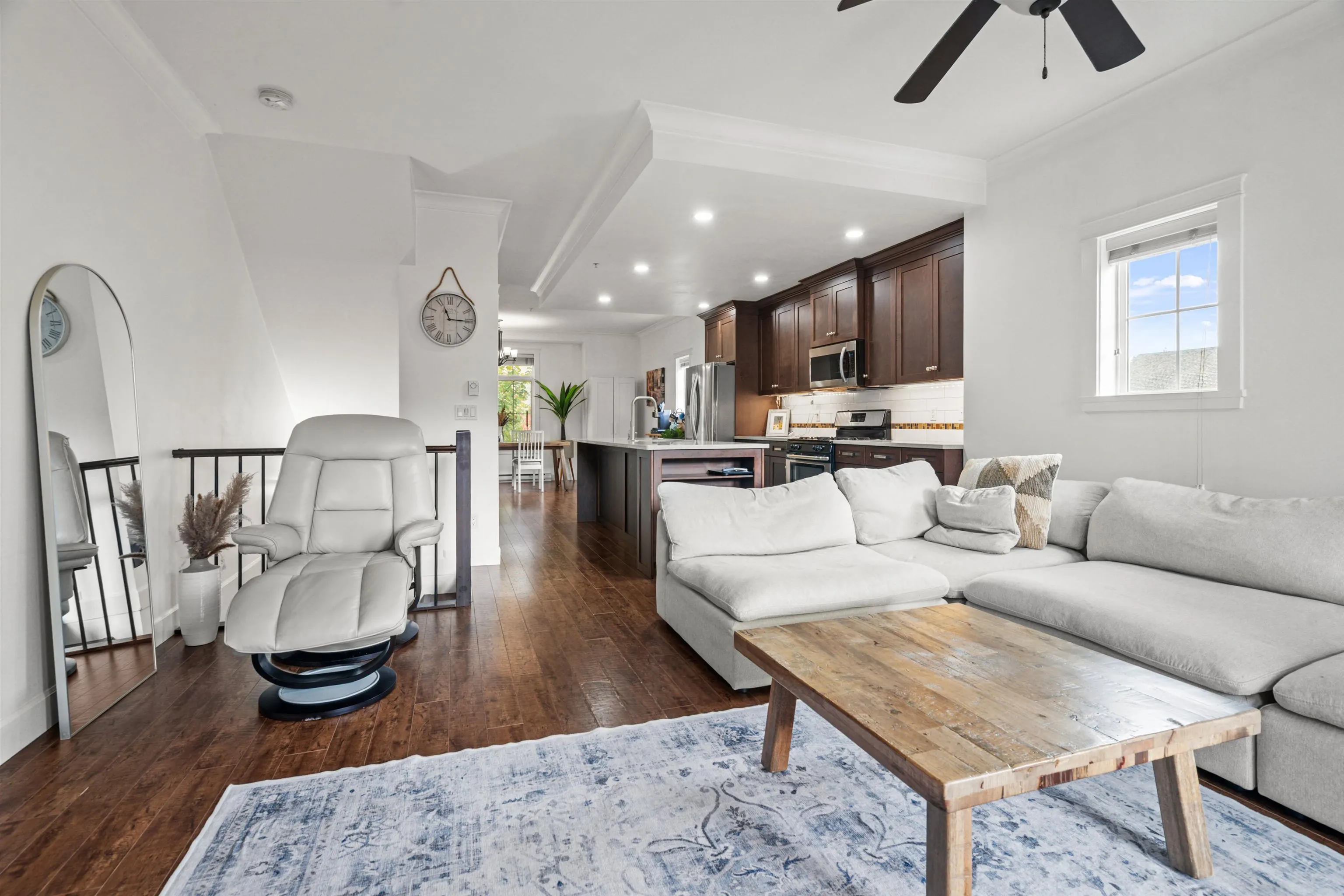 20 45290 Soowahlie Crescent