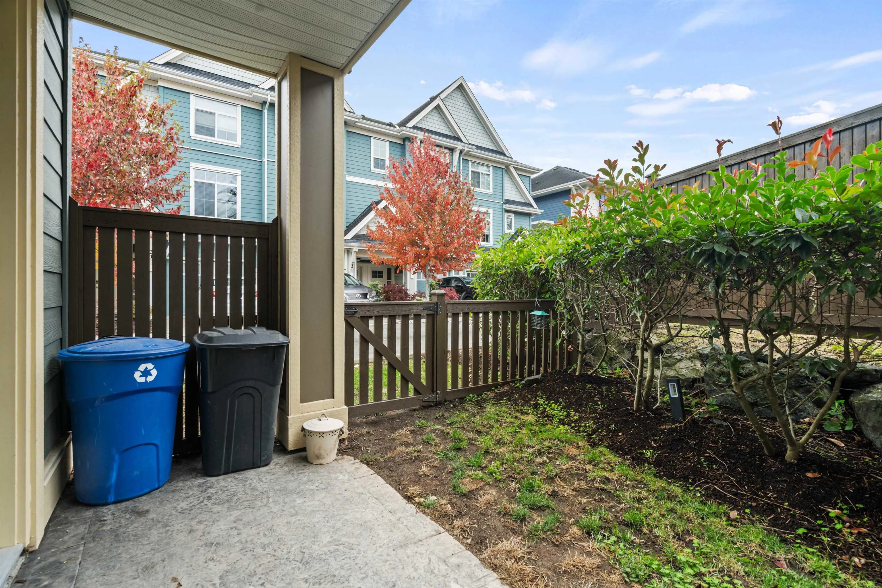 20 45290 Soowahlie Crescent