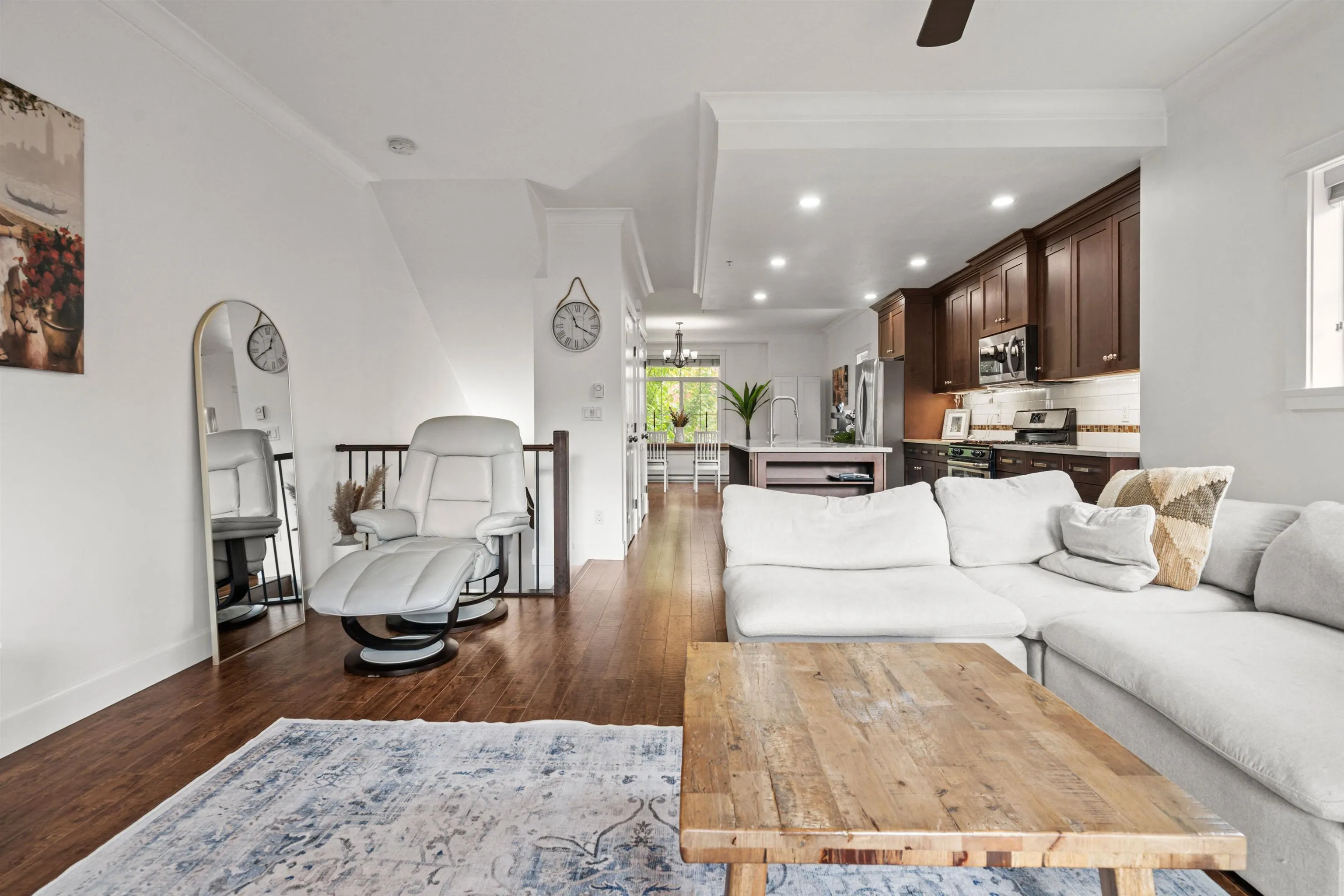 20 45290 Soowahlie Crescent