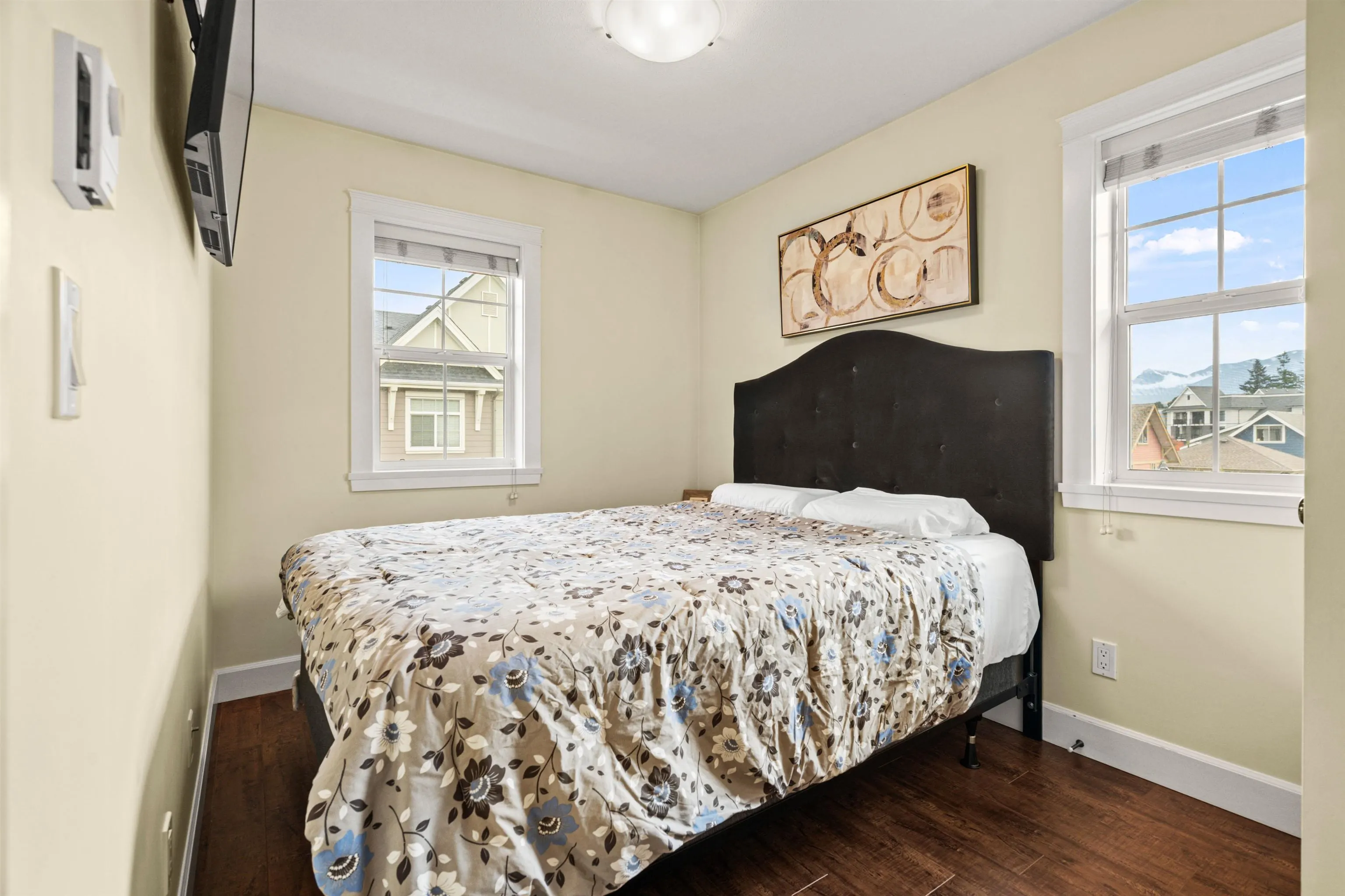 20 45290 Soowahlie Crescent