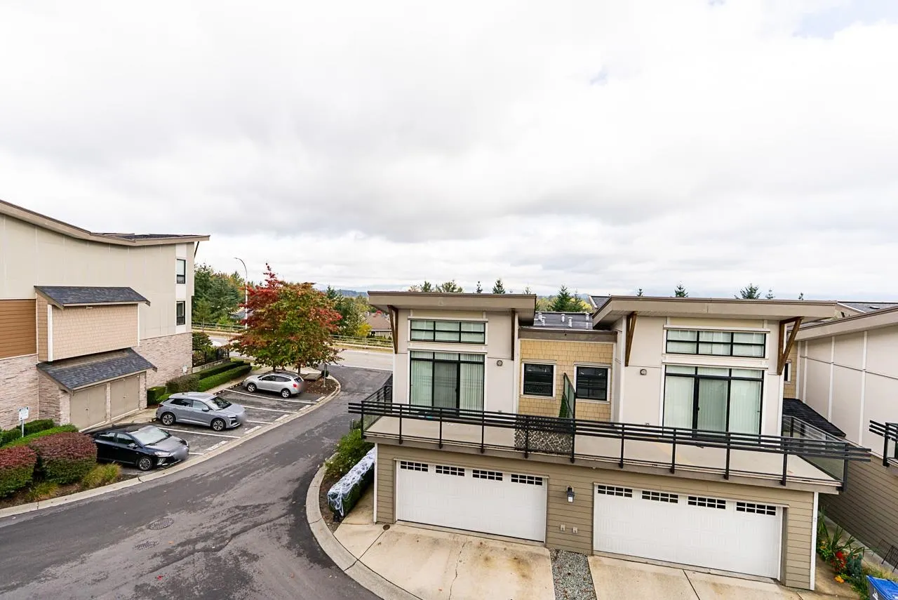 26 9989 E Barnston Drive