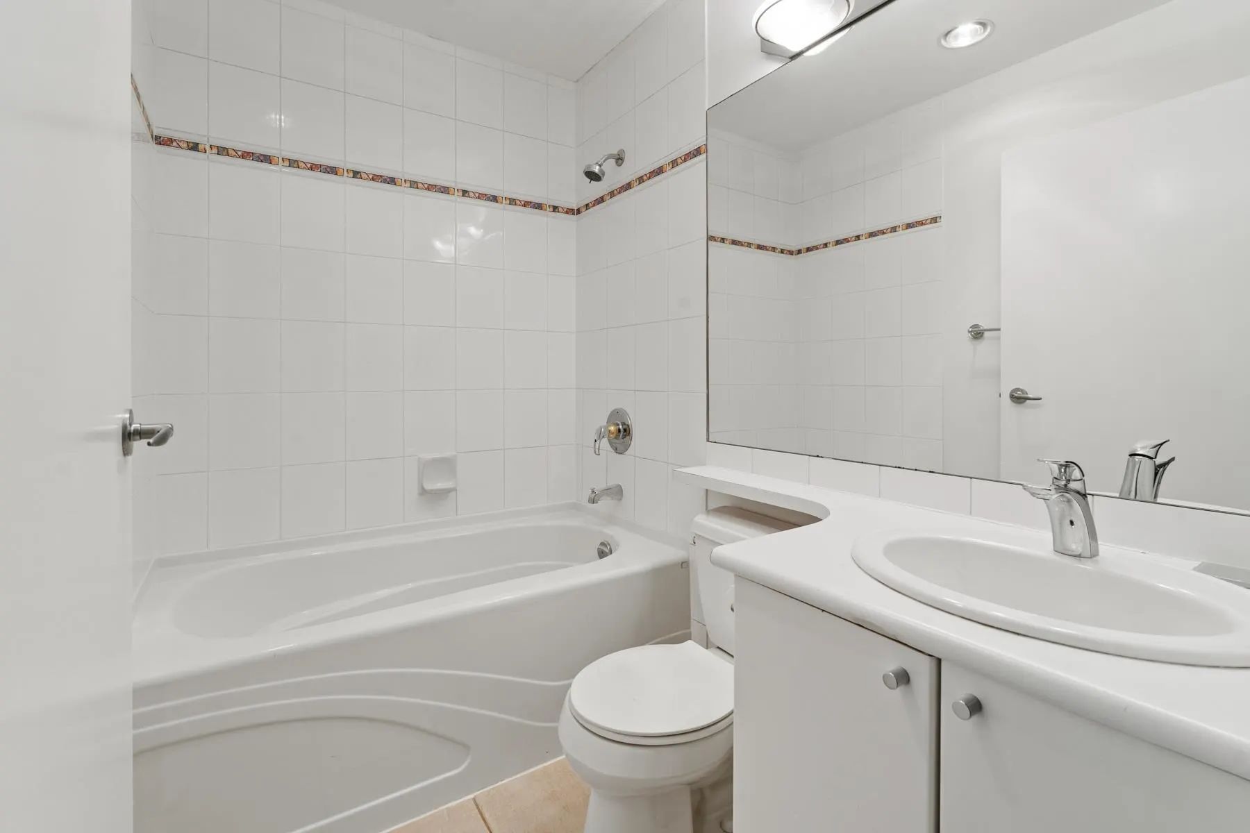 310 1239 W Georgia Street