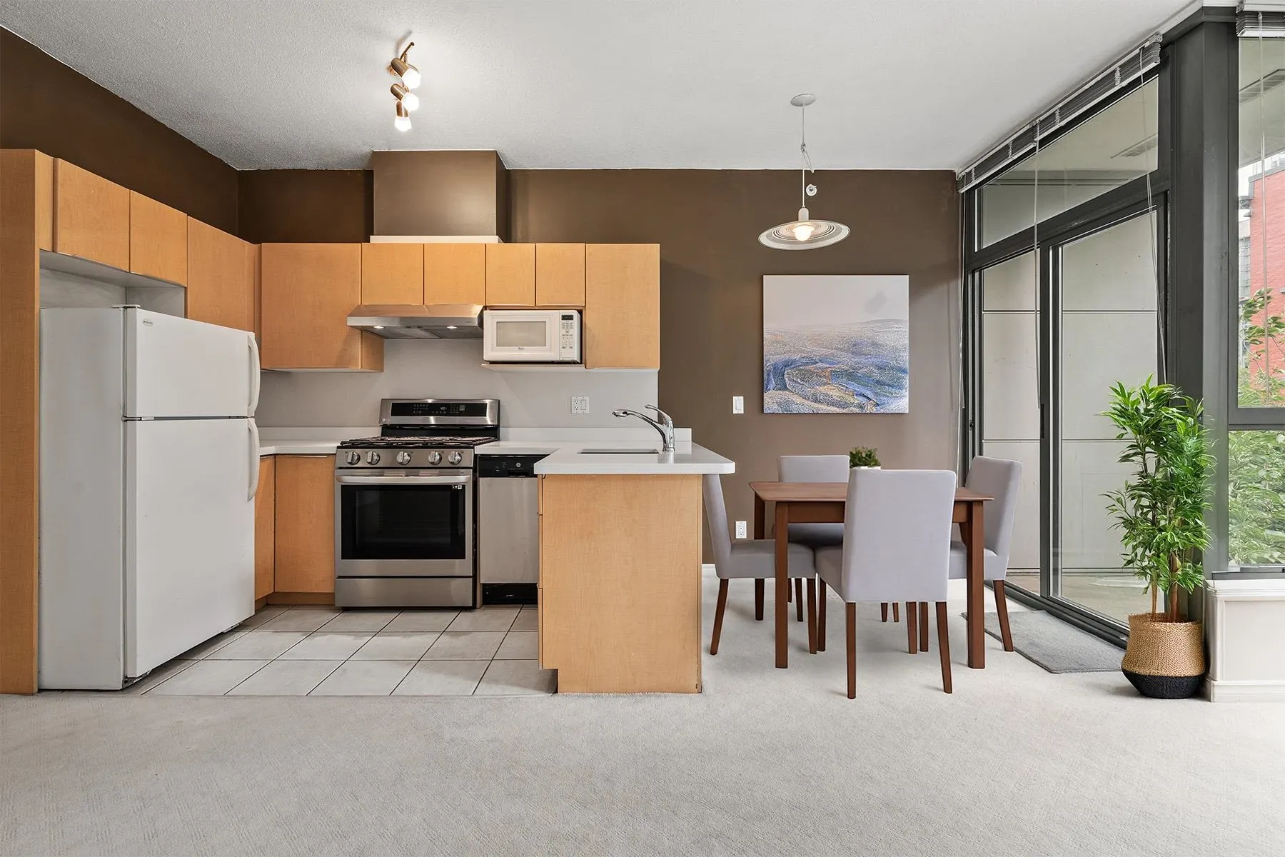 310 1239 W Georgia Street