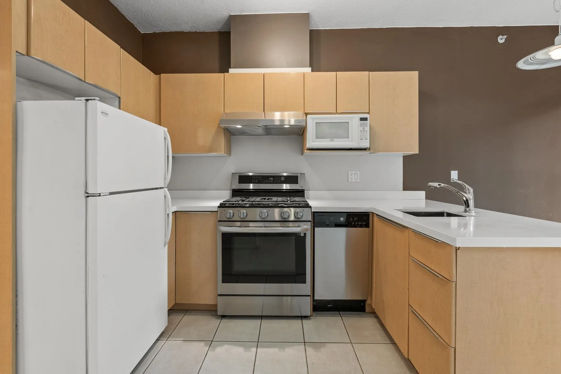 310 1239 W Georgia Street