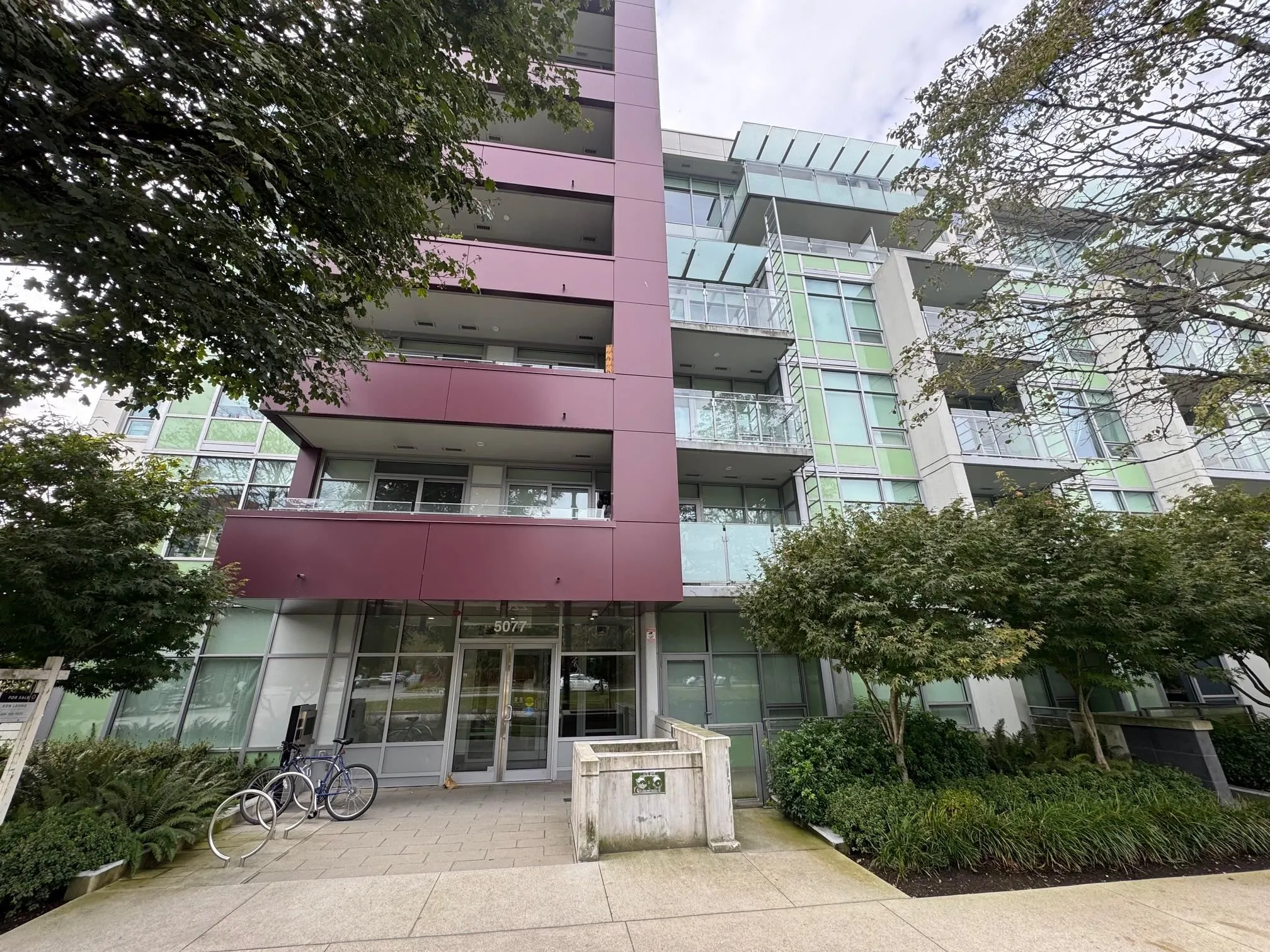 5077 Cambie Street #111