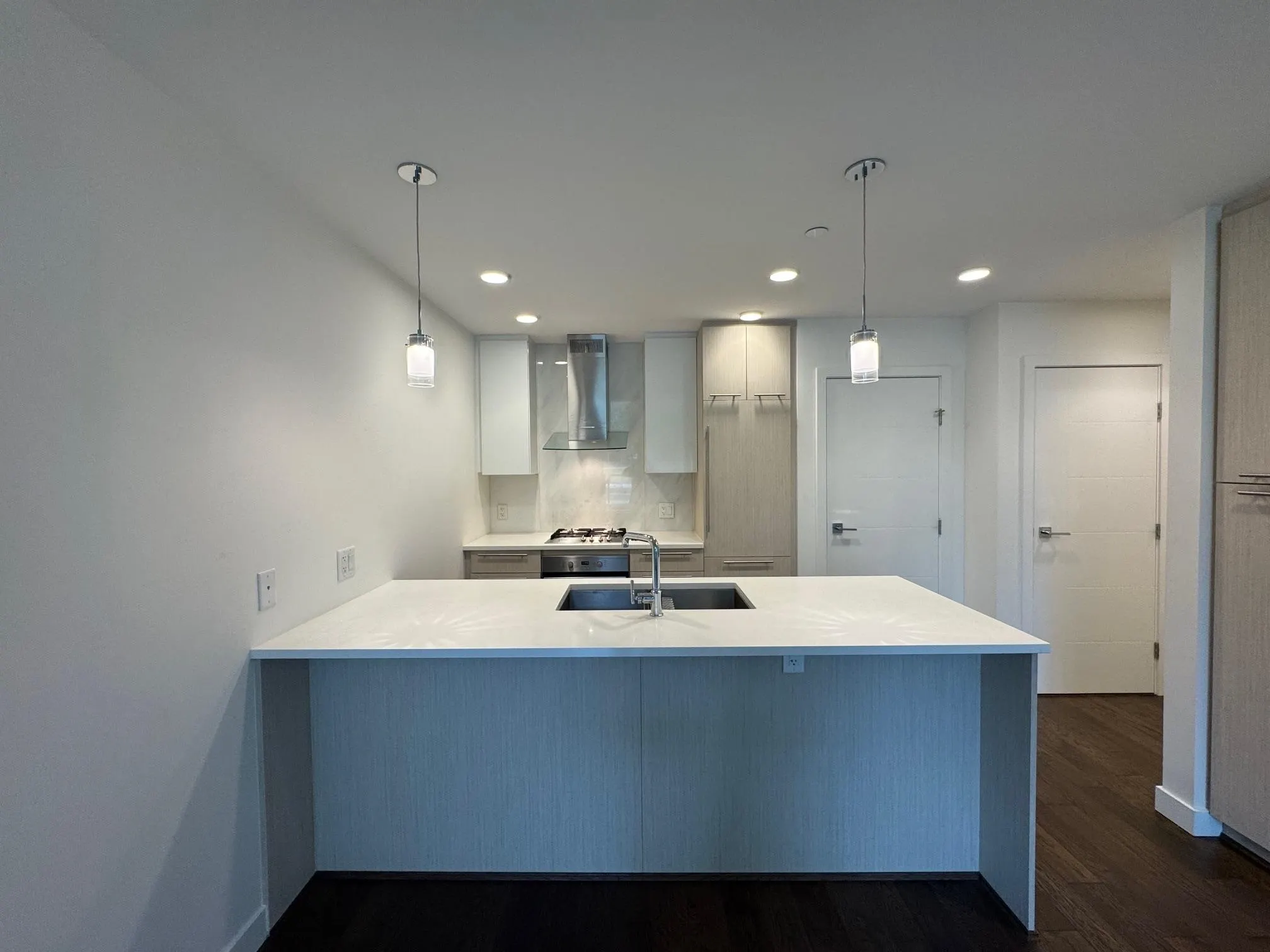 5077 Cambie Street #111