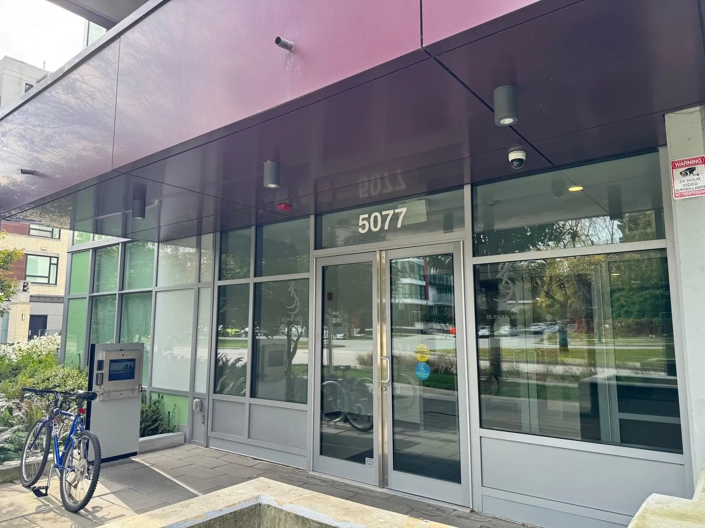 5077 Cambie Street #111