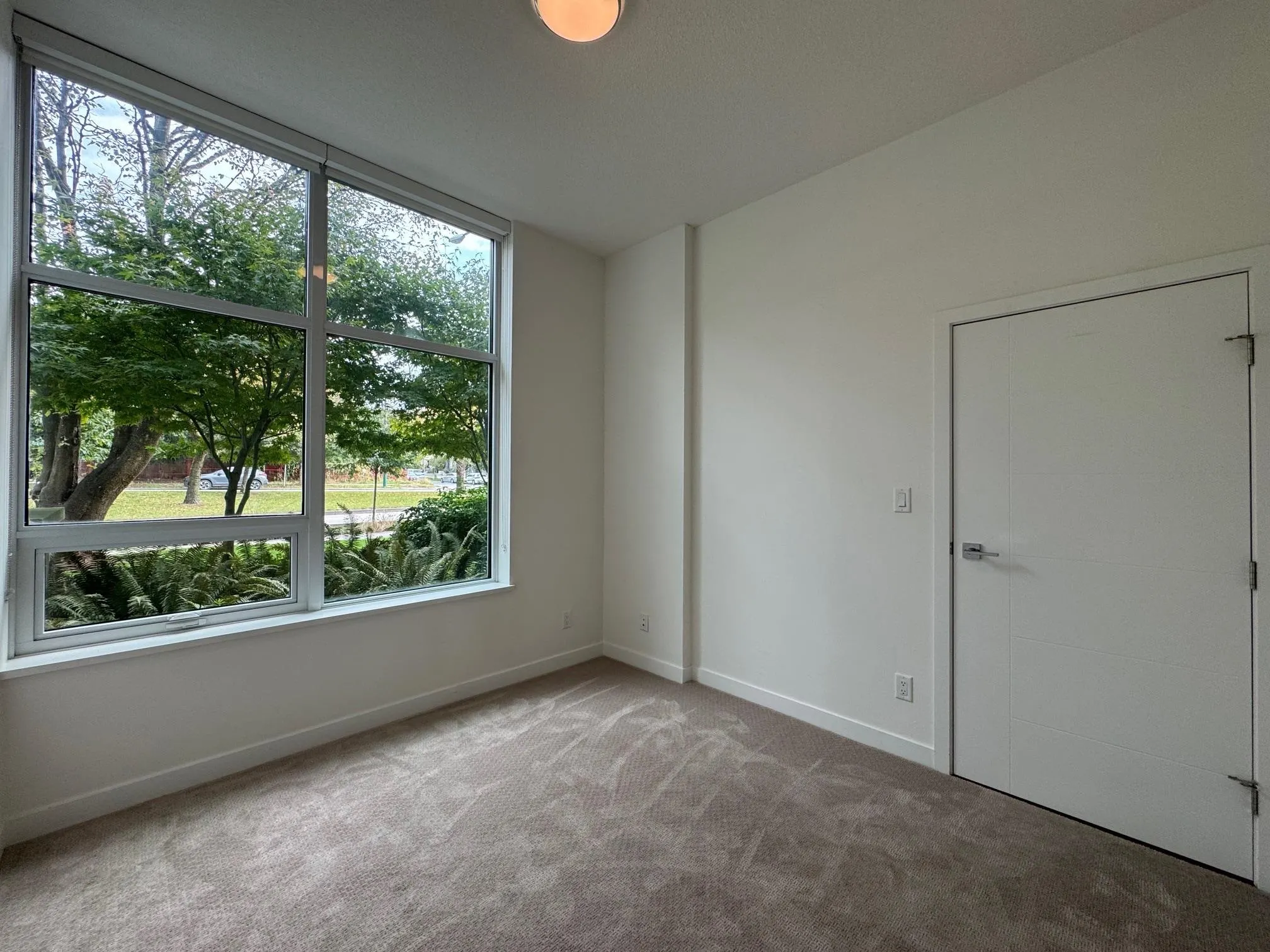 5077 Cambie Street #111