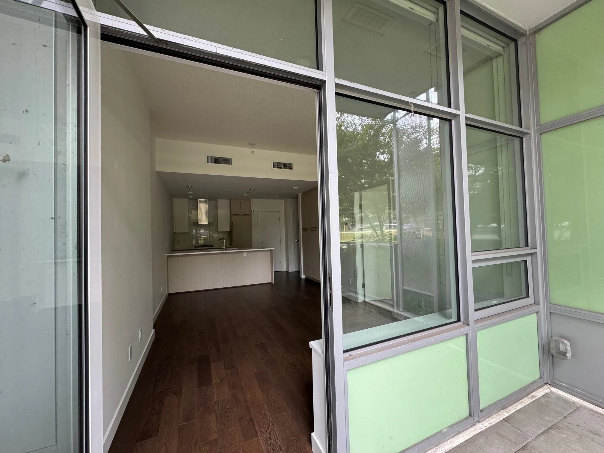 5077 Cambie Street #111