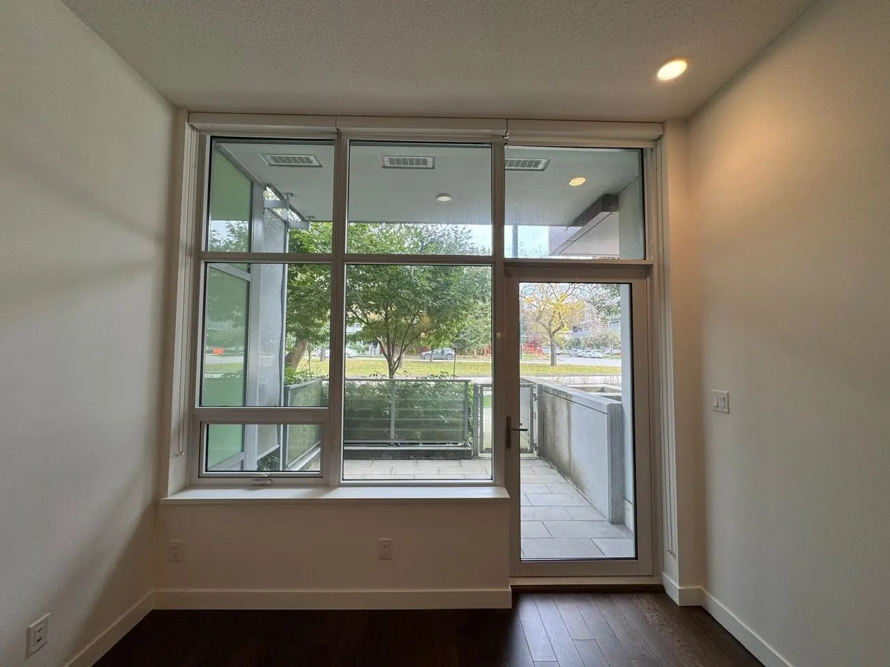 5077 Cambie Street #111