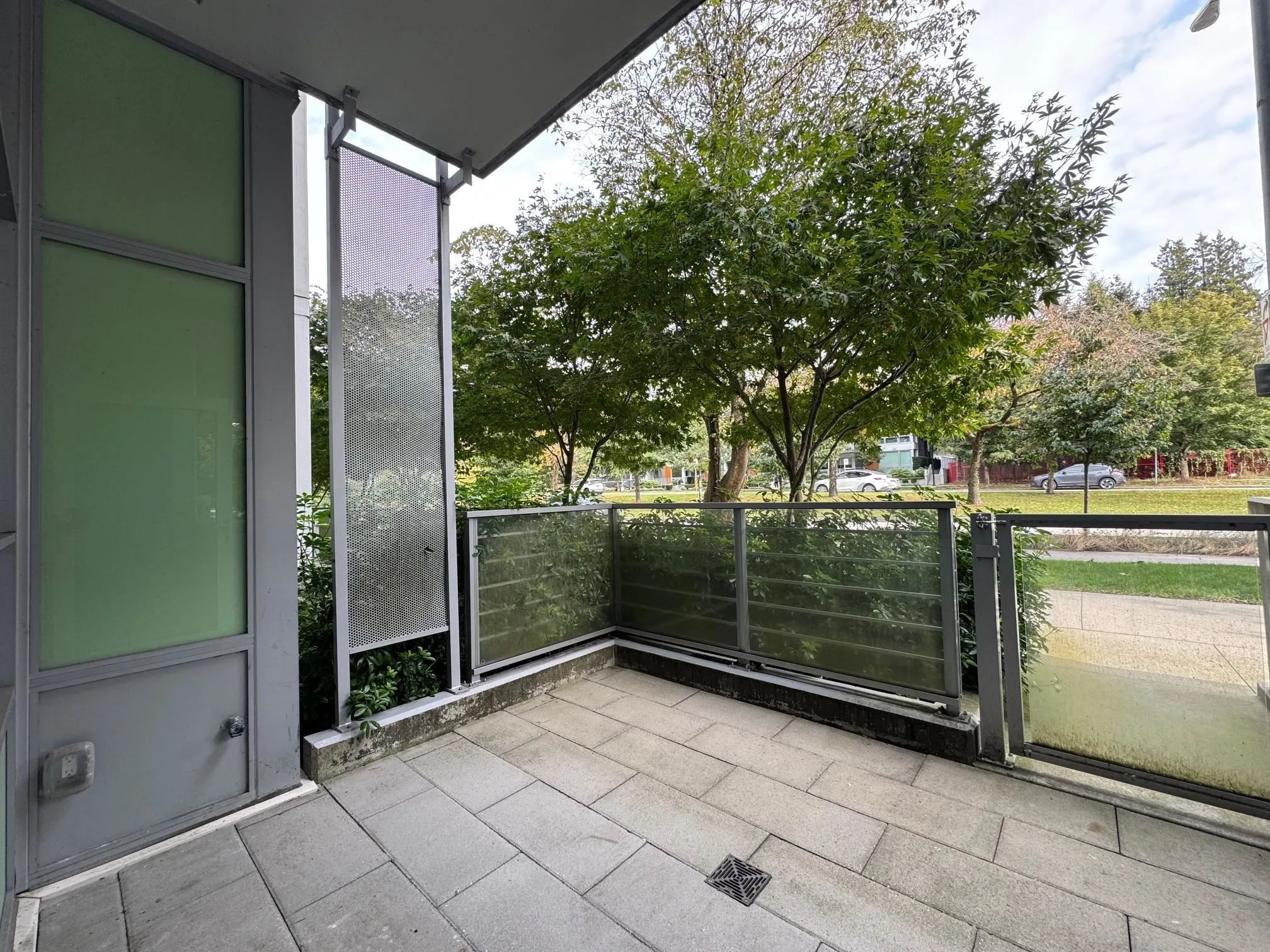 5077 Cambie Street #111