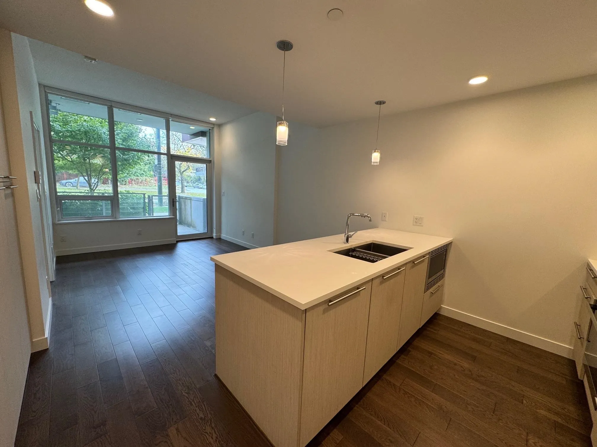 5077 Cambie Street #111