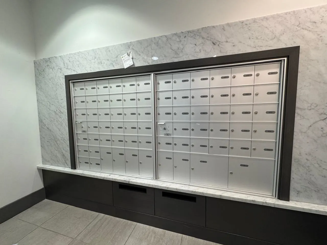 5077 Cambie Street #111