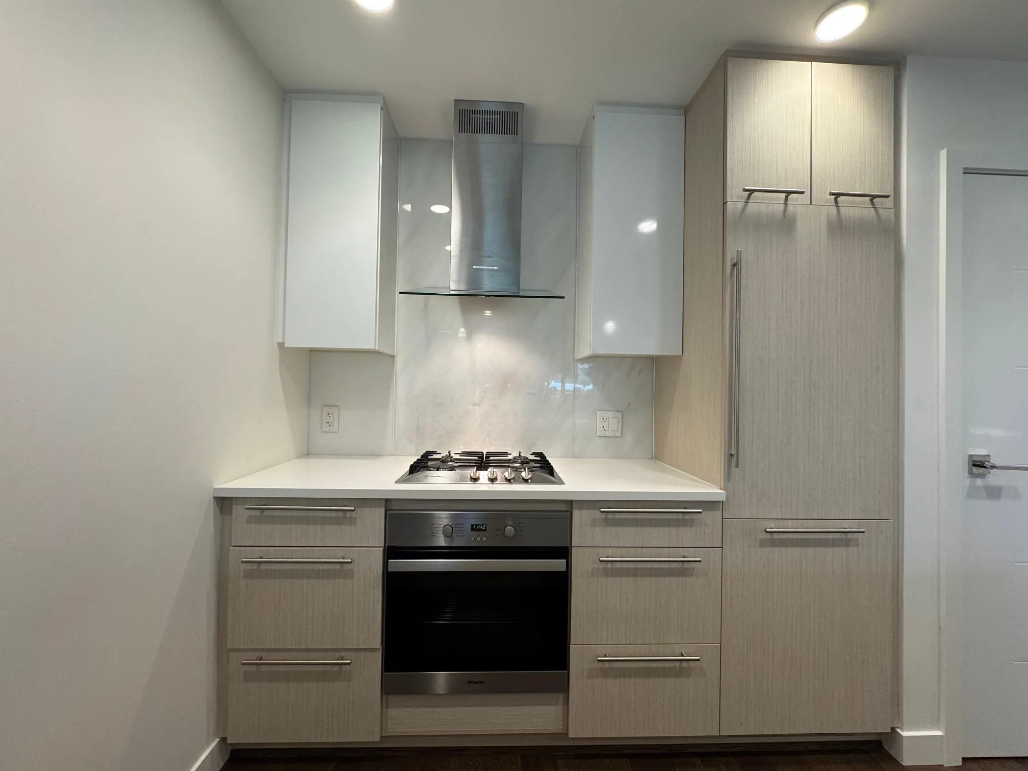 5077 Cambie Street #111
