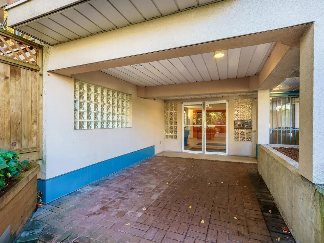 410 2388 Triumph Street