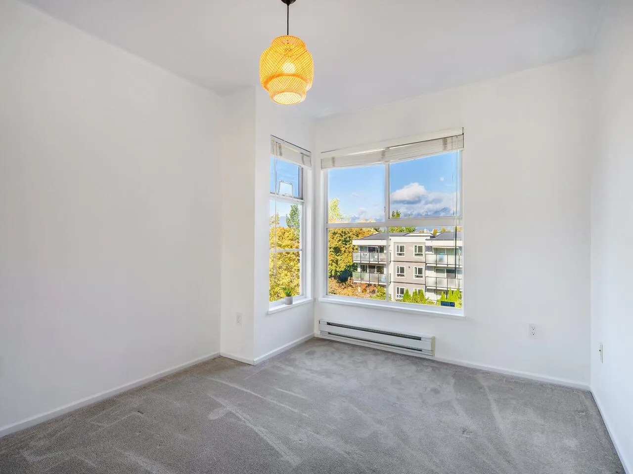 410 2388 Triumph Street