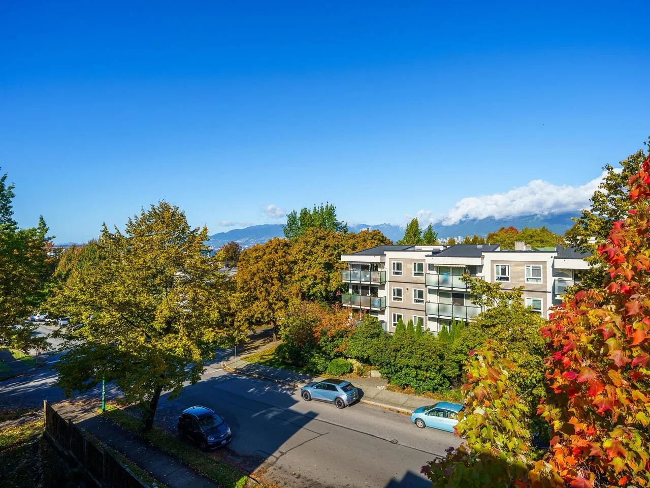 410 2388 Triumph Street