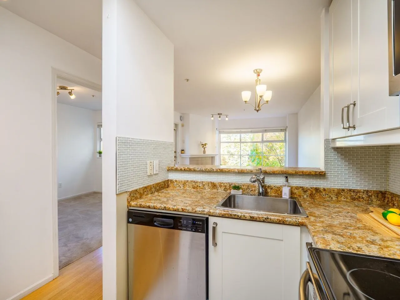 410 2388 Triumph Street