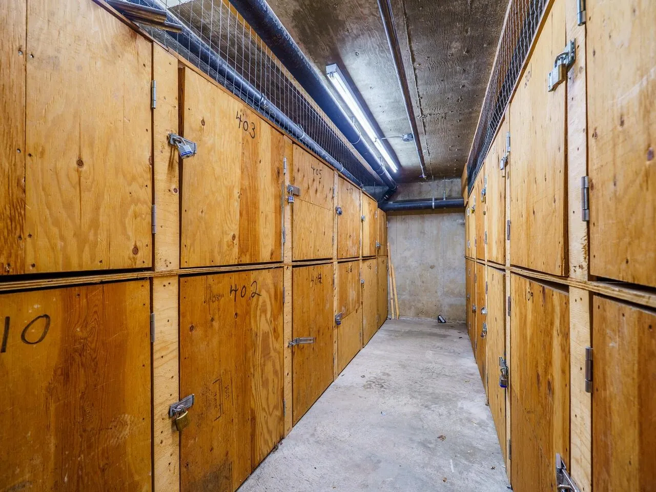 410 2388 Triumph Street