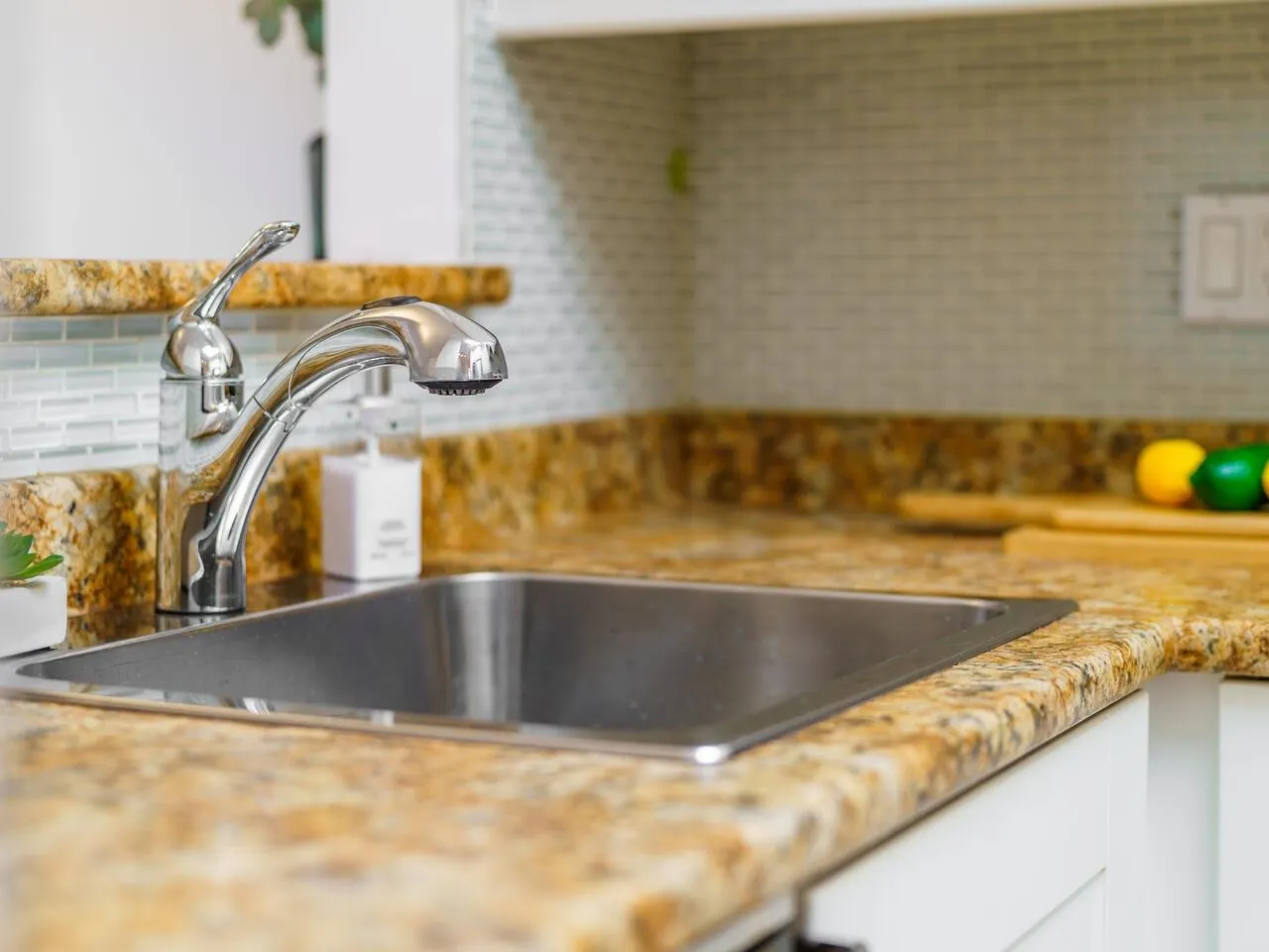 410 2388 Triumph Street