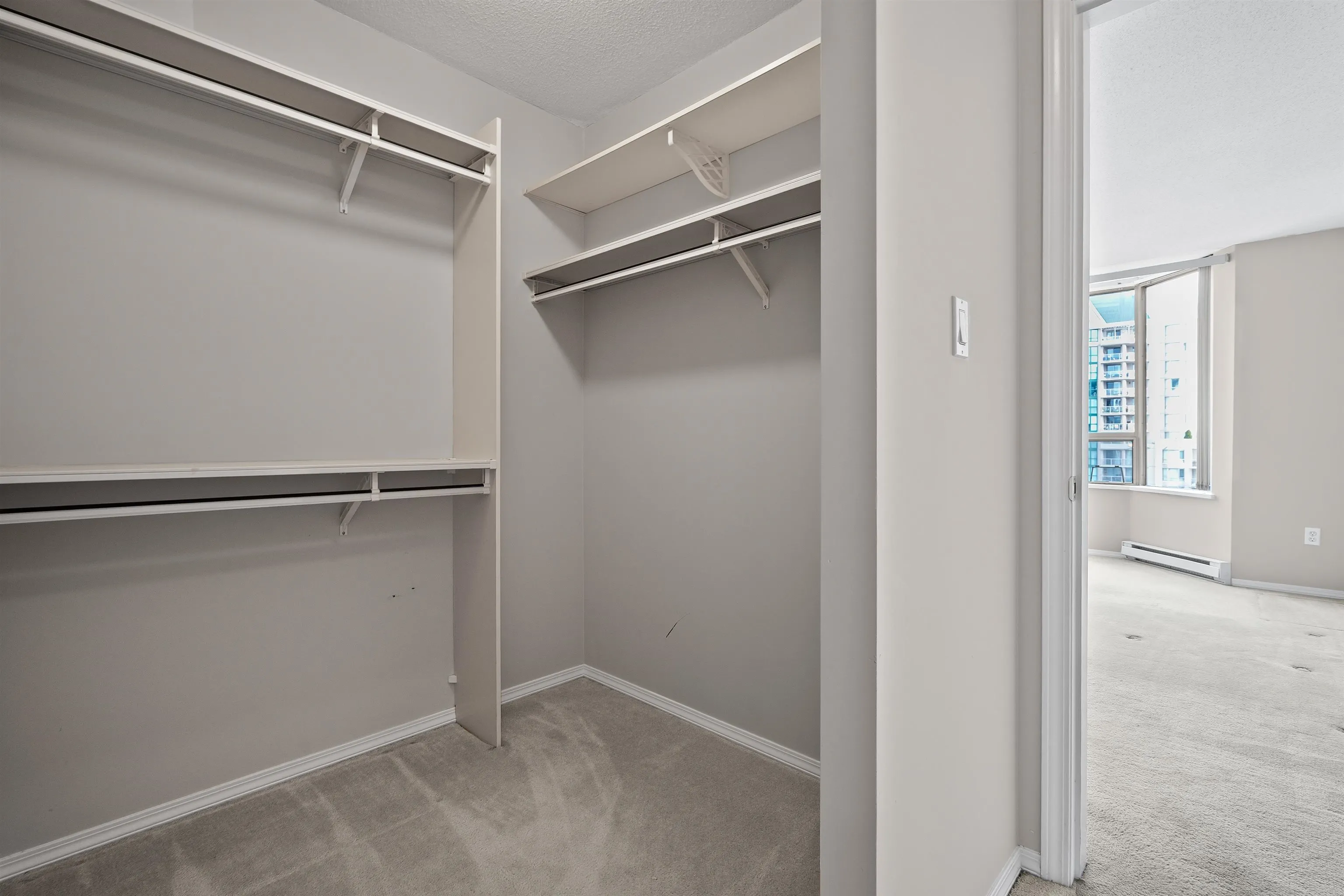 1405 1189 Eastwood Street