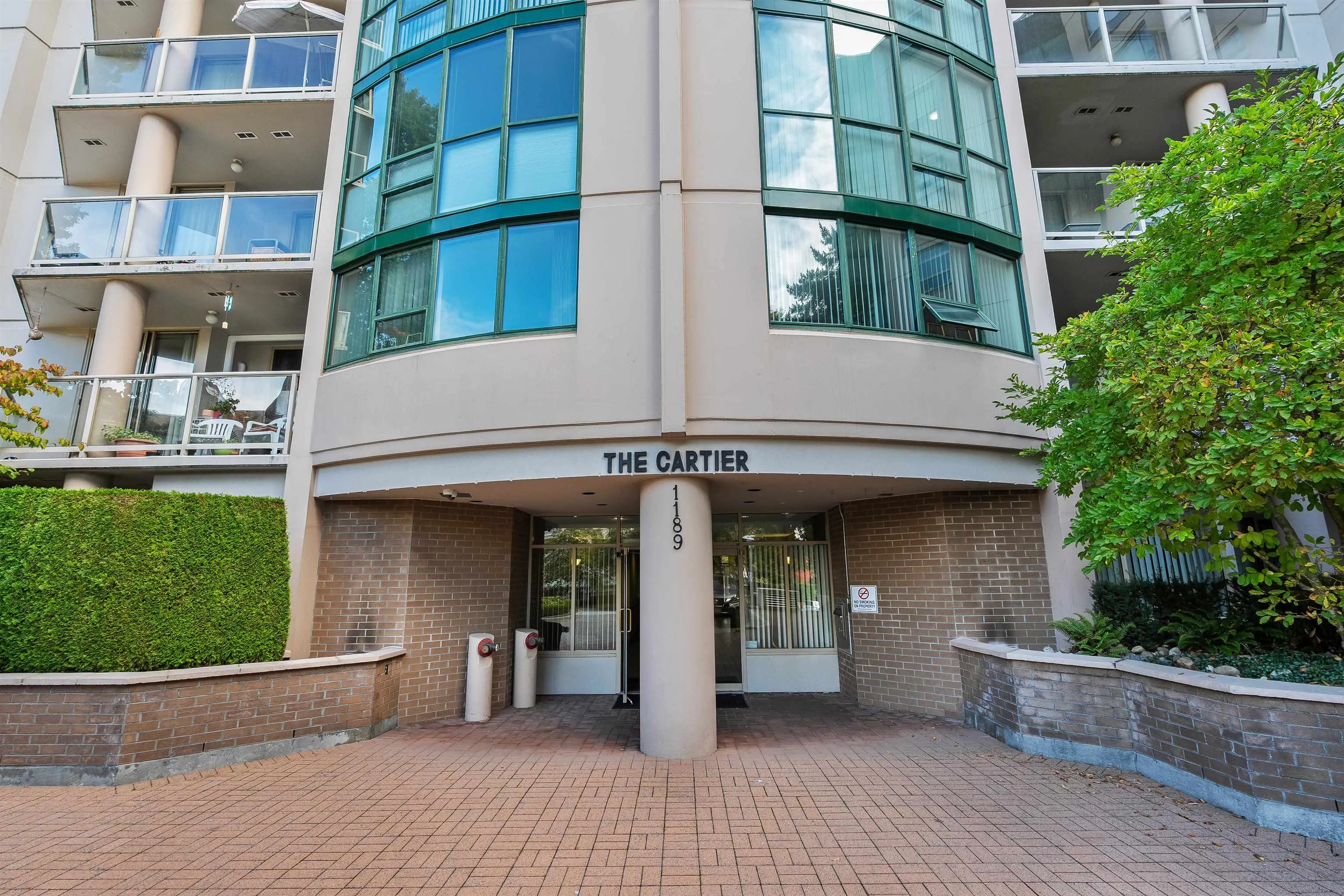 1405 1189 Eastwood Street