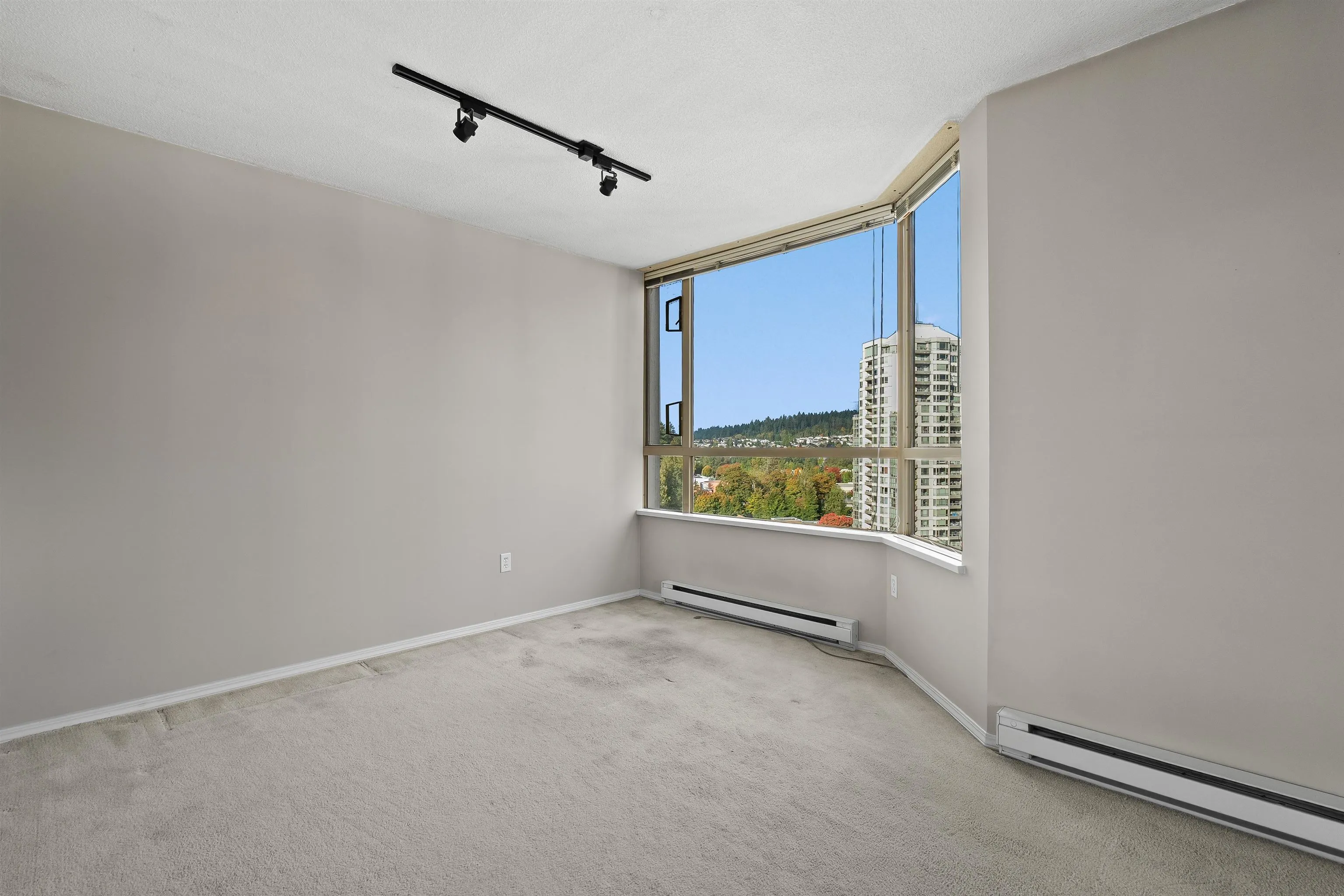 1405 1189 Eastwood Street